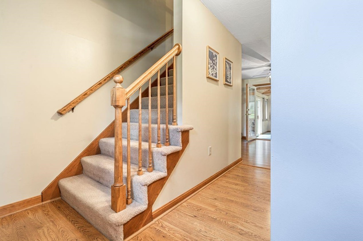 7 Erik St, Merrimack NH 03054-4572 exterior