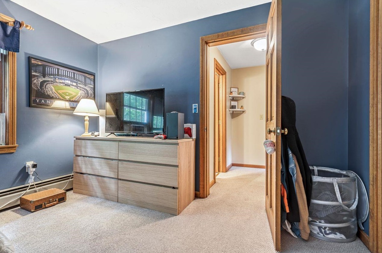 7 Erik St, Merrimack NH 03054-4572 exterior