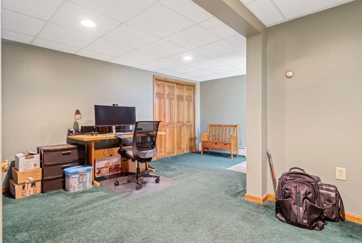 7 Erik St, Merrimack NH 03054-4572 exterior