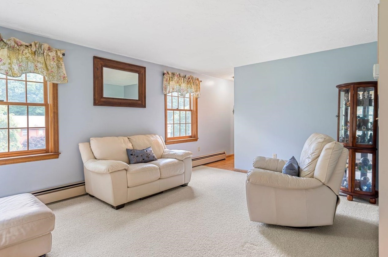 7 Erik St, Merrimack NH 03054-4572 exterior