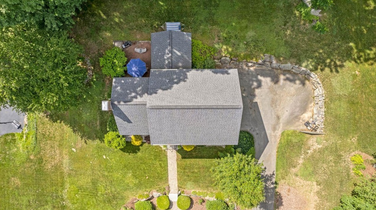 7 Erik St, Merrimack NH 03054-4572 exterior