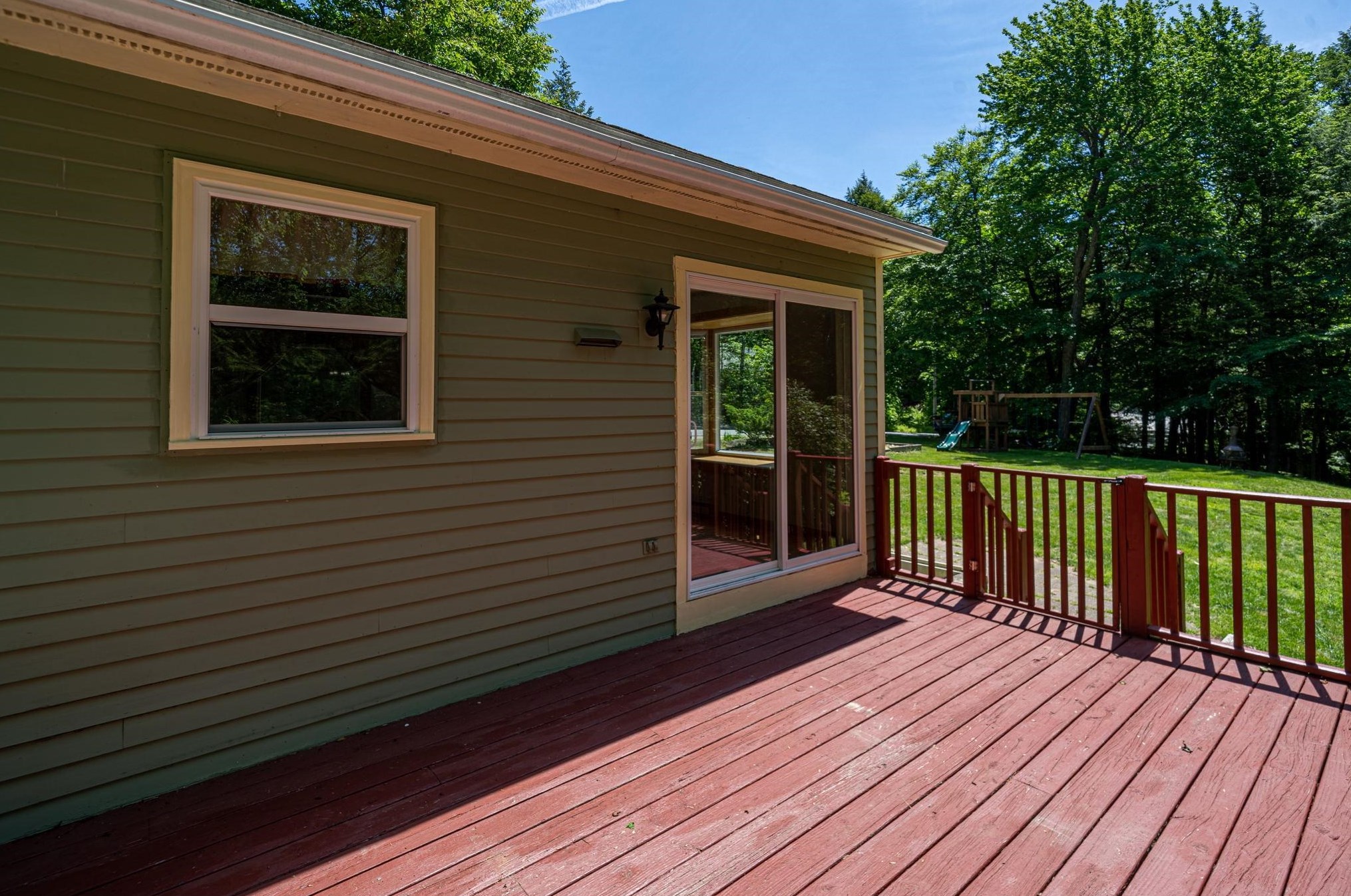 81 Ramblewood Pl, Newbury NH 03255-6107 exterior