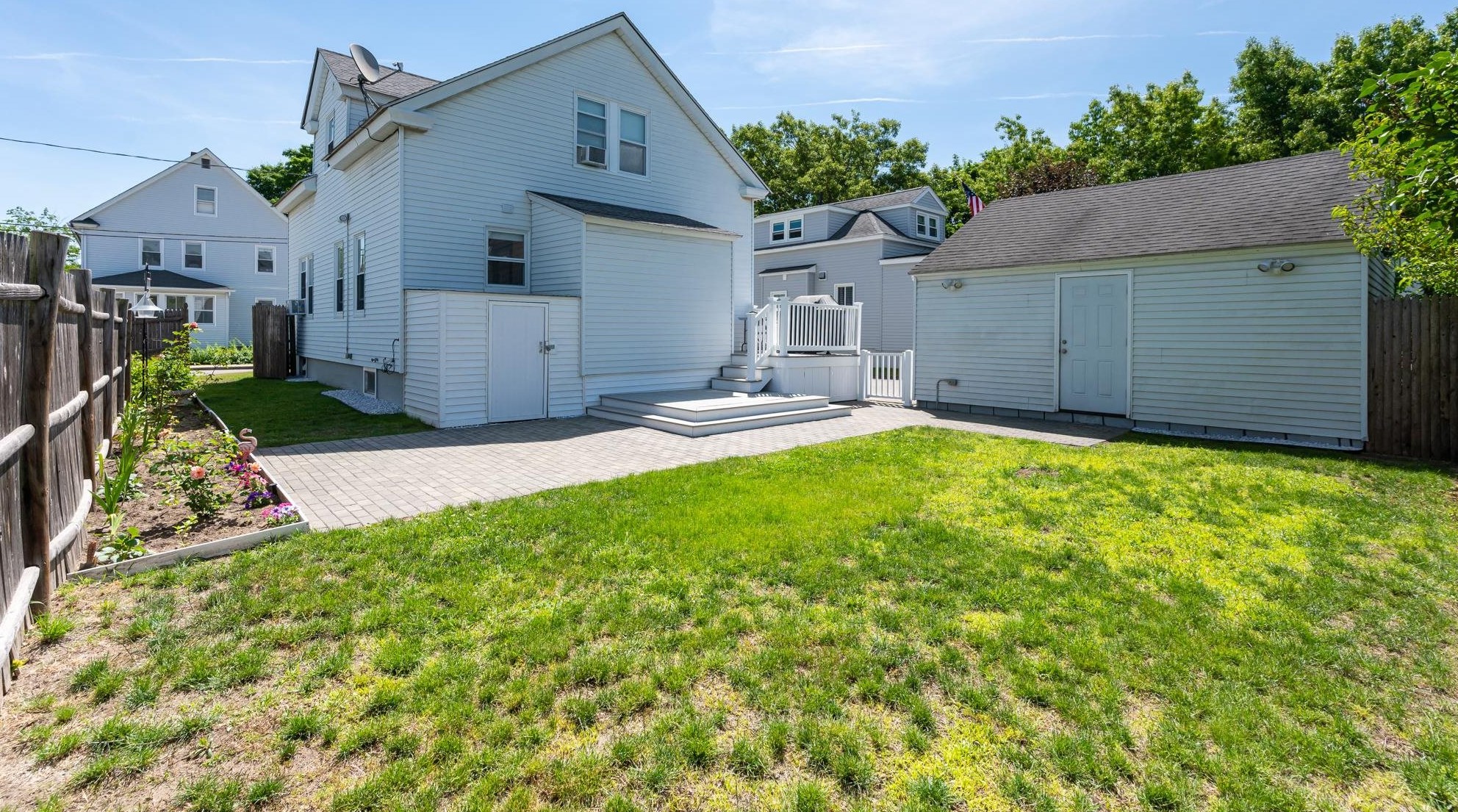 13 6 St, Nashua NH 03060-3141 exterior