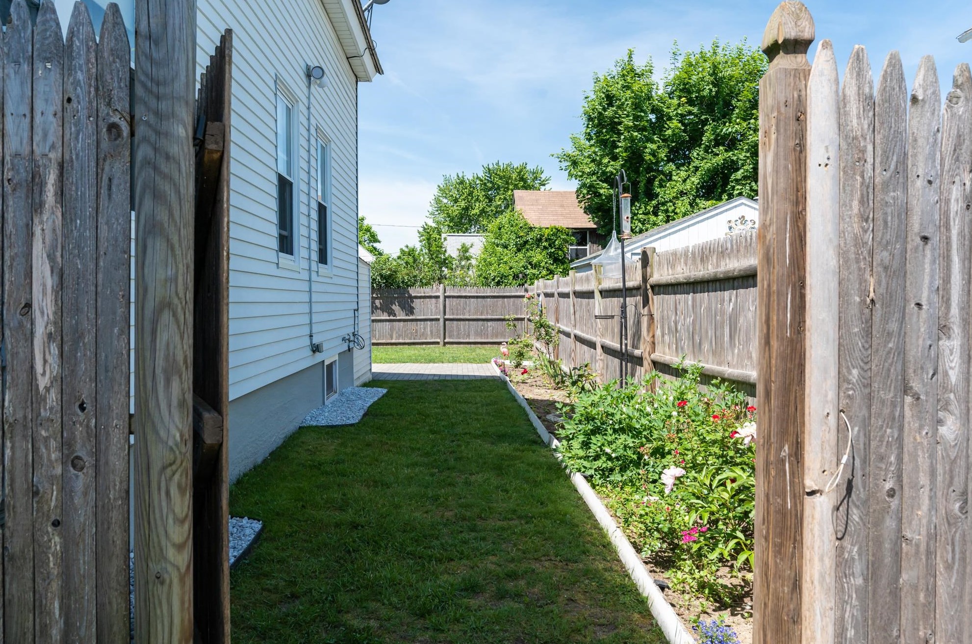 13 6 St, Nashua NH 03060-3141 exterior