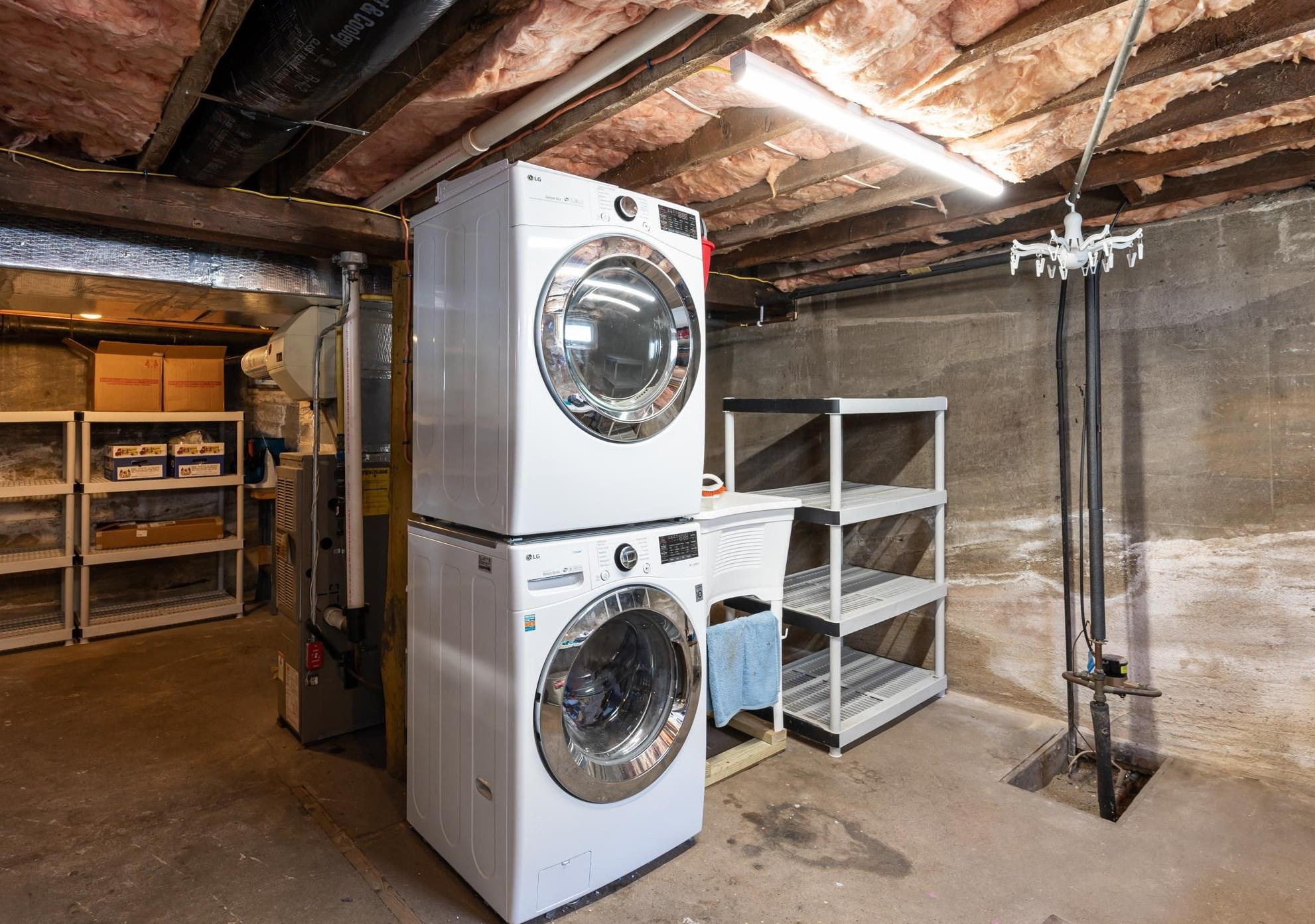 13 6 St, Nashua NH 03060-3141 exterior