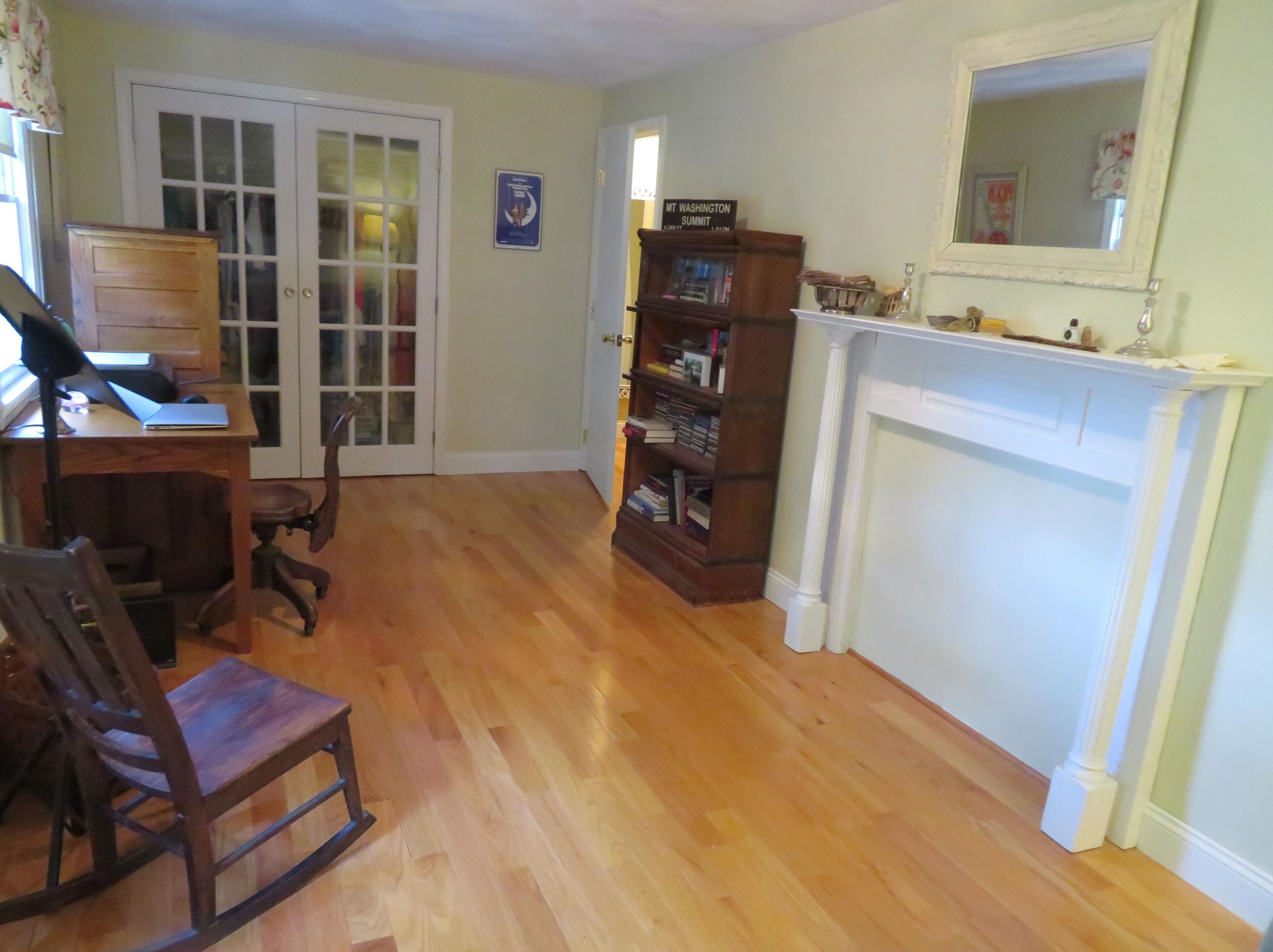 1 Apache Way, Tewksbury MA 01876-4617 exterior