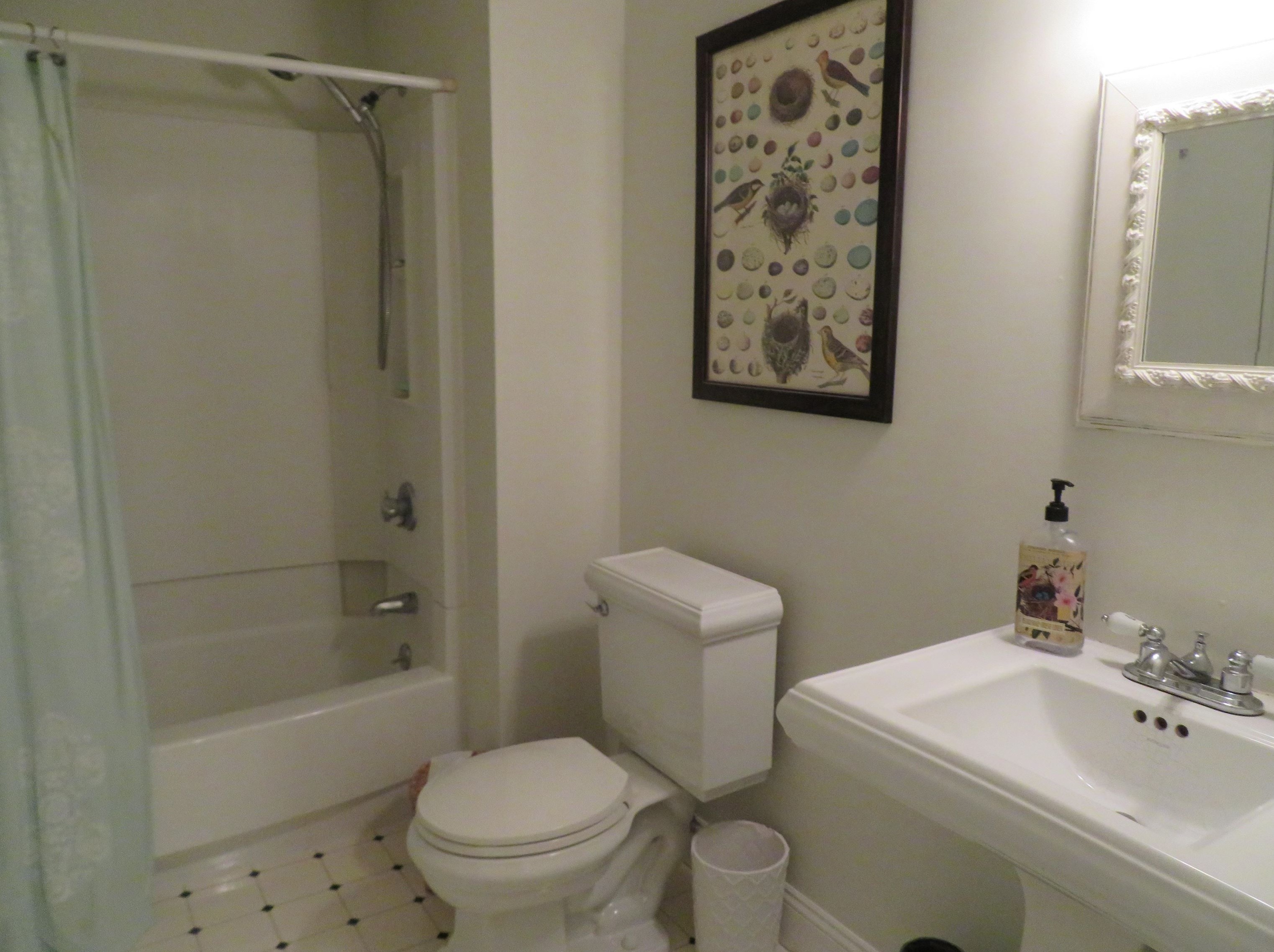 1 Apache Way, Tewksbury MA 01876-4617 exterior