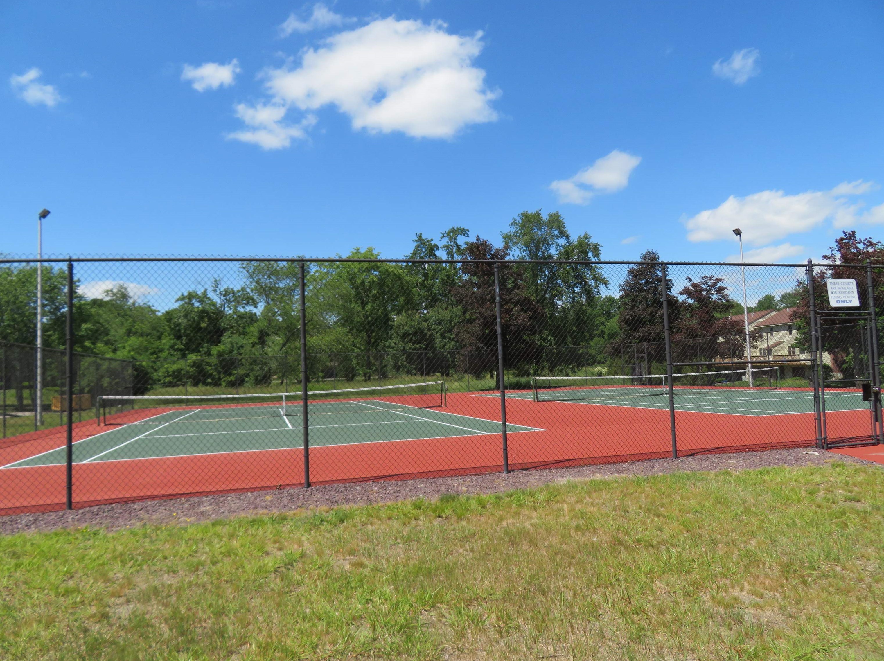 1 Apache Way, Tewksbury MA 01876-4617 exterior