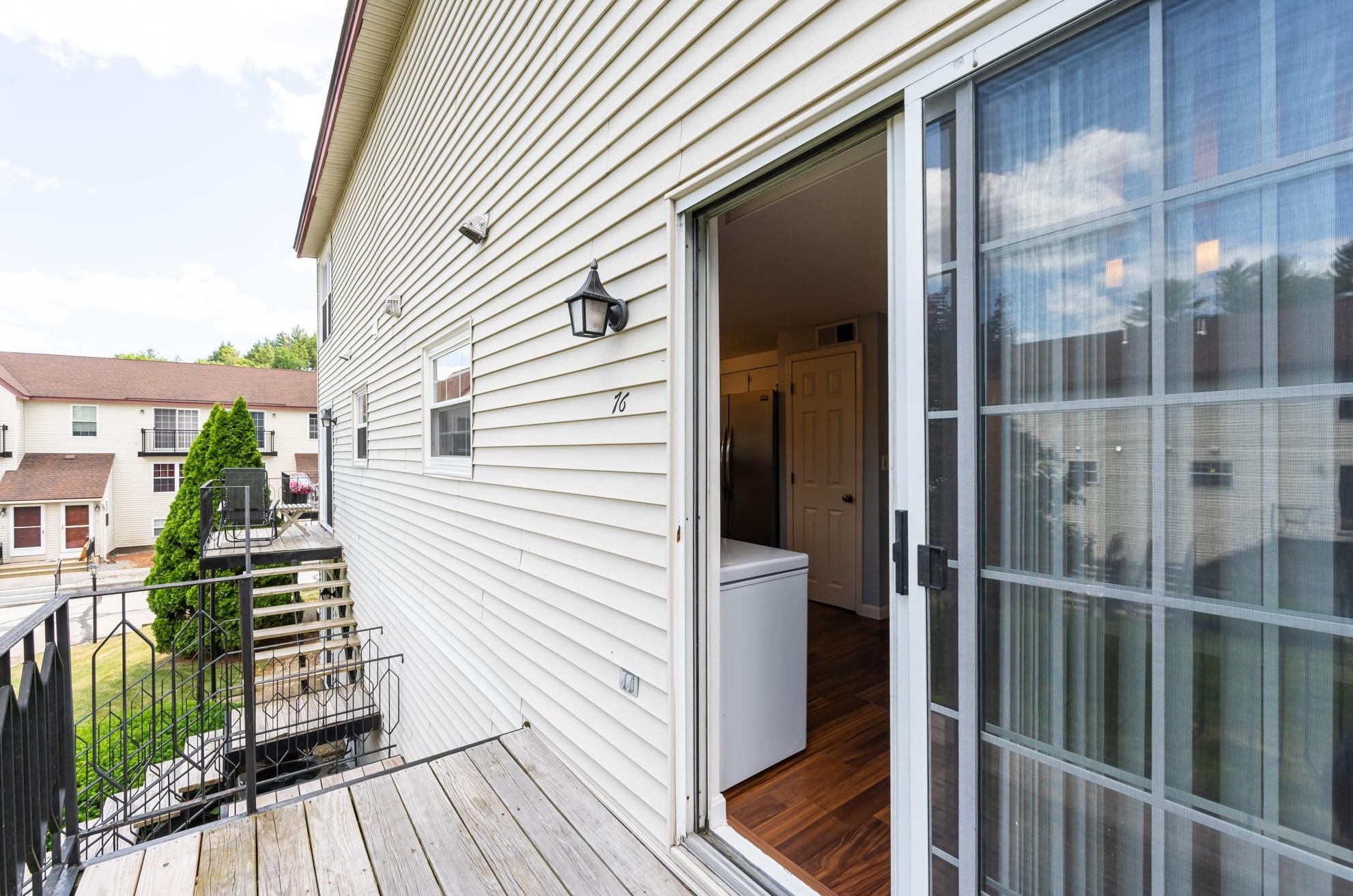 76 Rdg Rd, Merrimack NH exterior