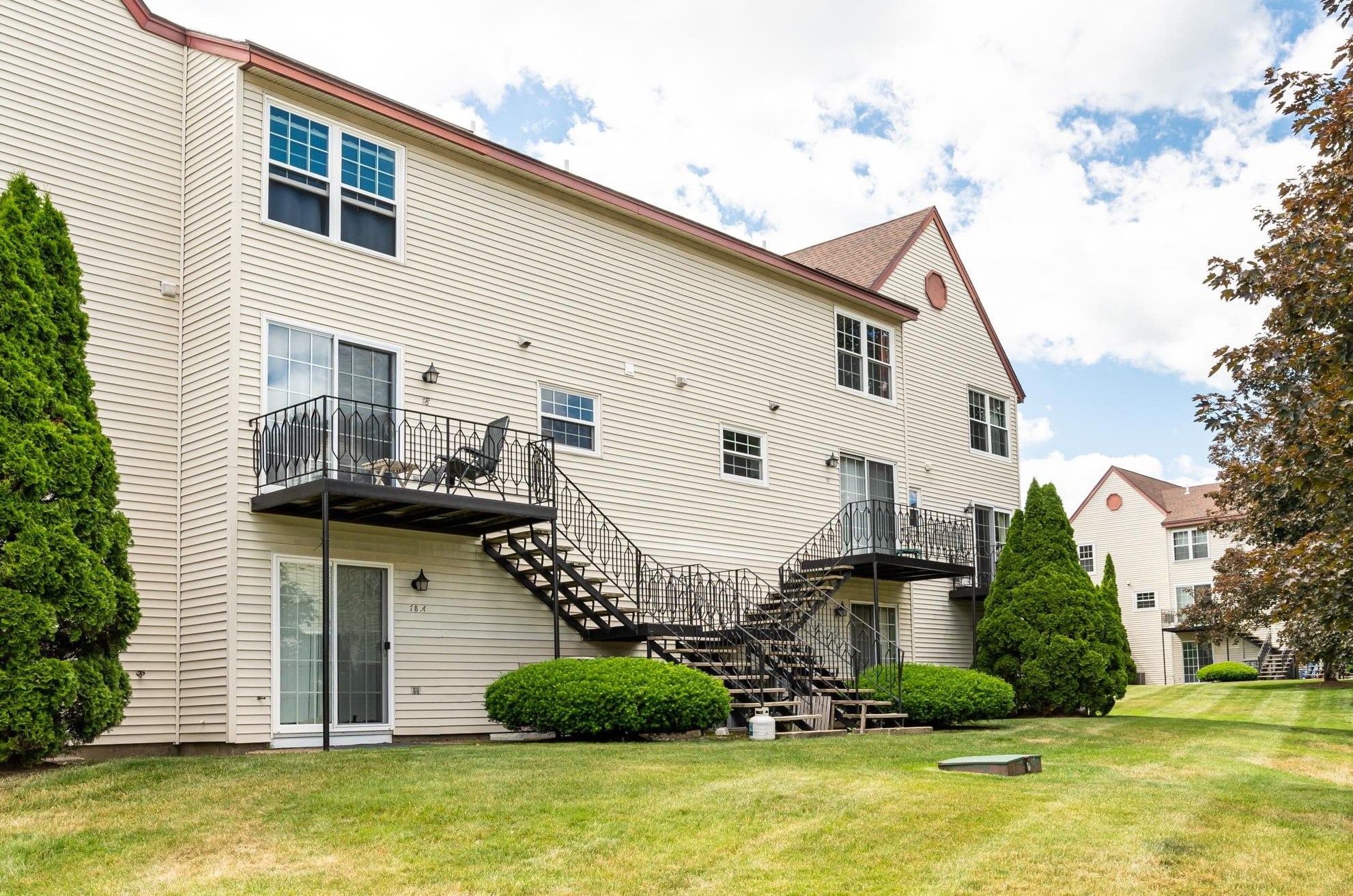 76 Rdg Rd, Merrimack NH exterior