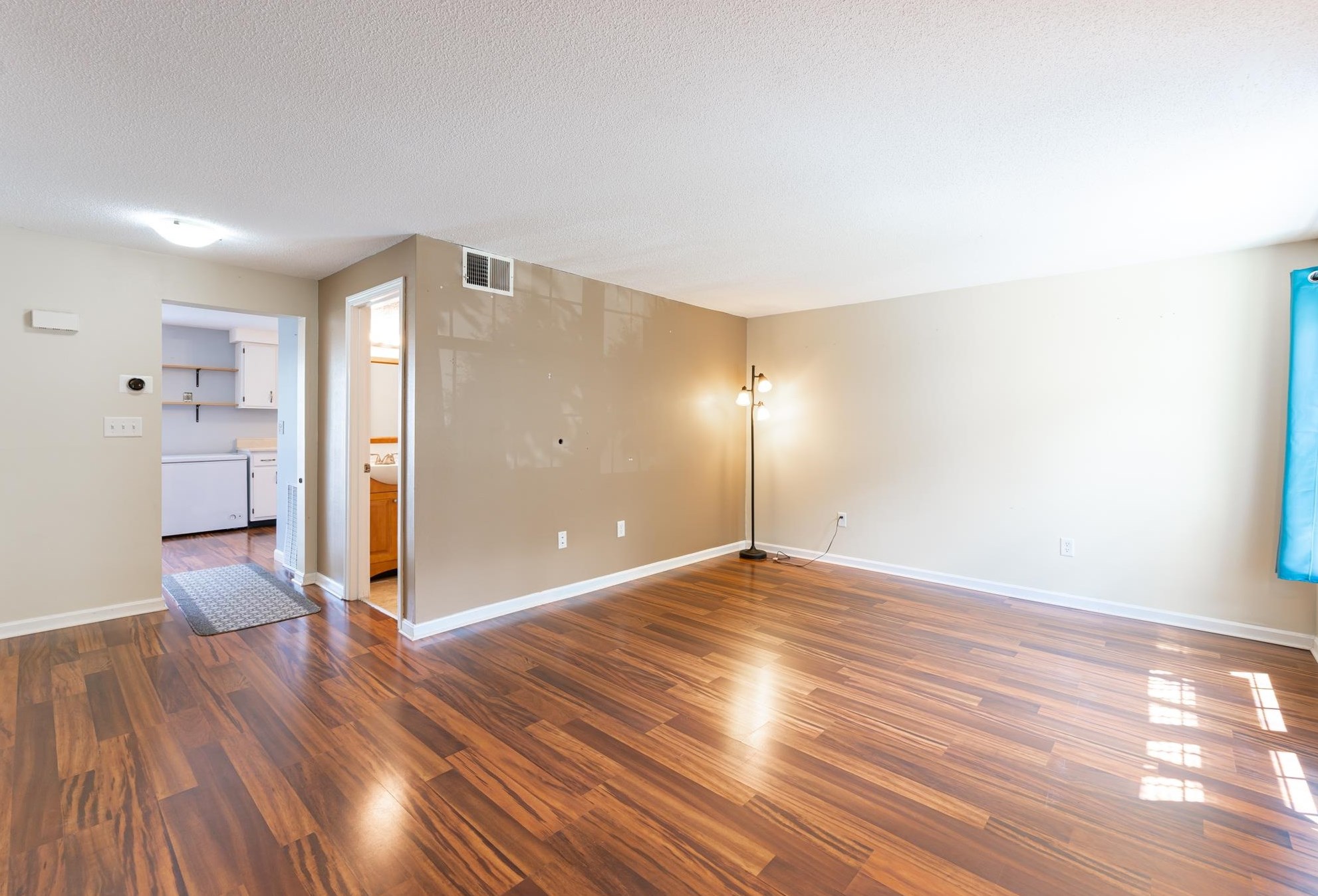 76 Rdg Rd, Merrimack NH exterior