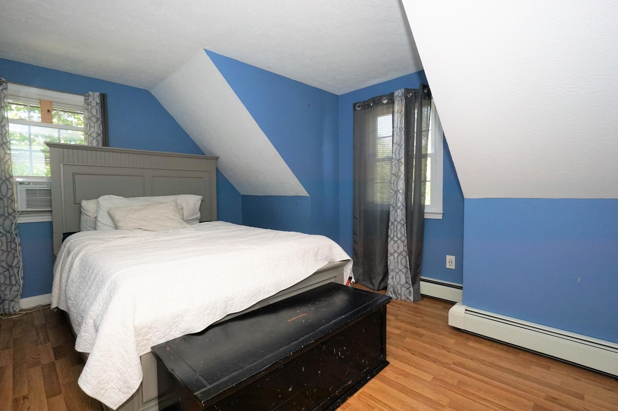 287 Holt Ave, Manchester NH 03109-5213 exterior