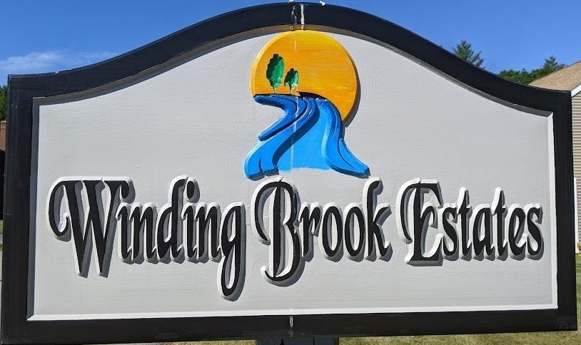 8 Winding Brook Ln, Merrimack NH  03054-2822 exterior