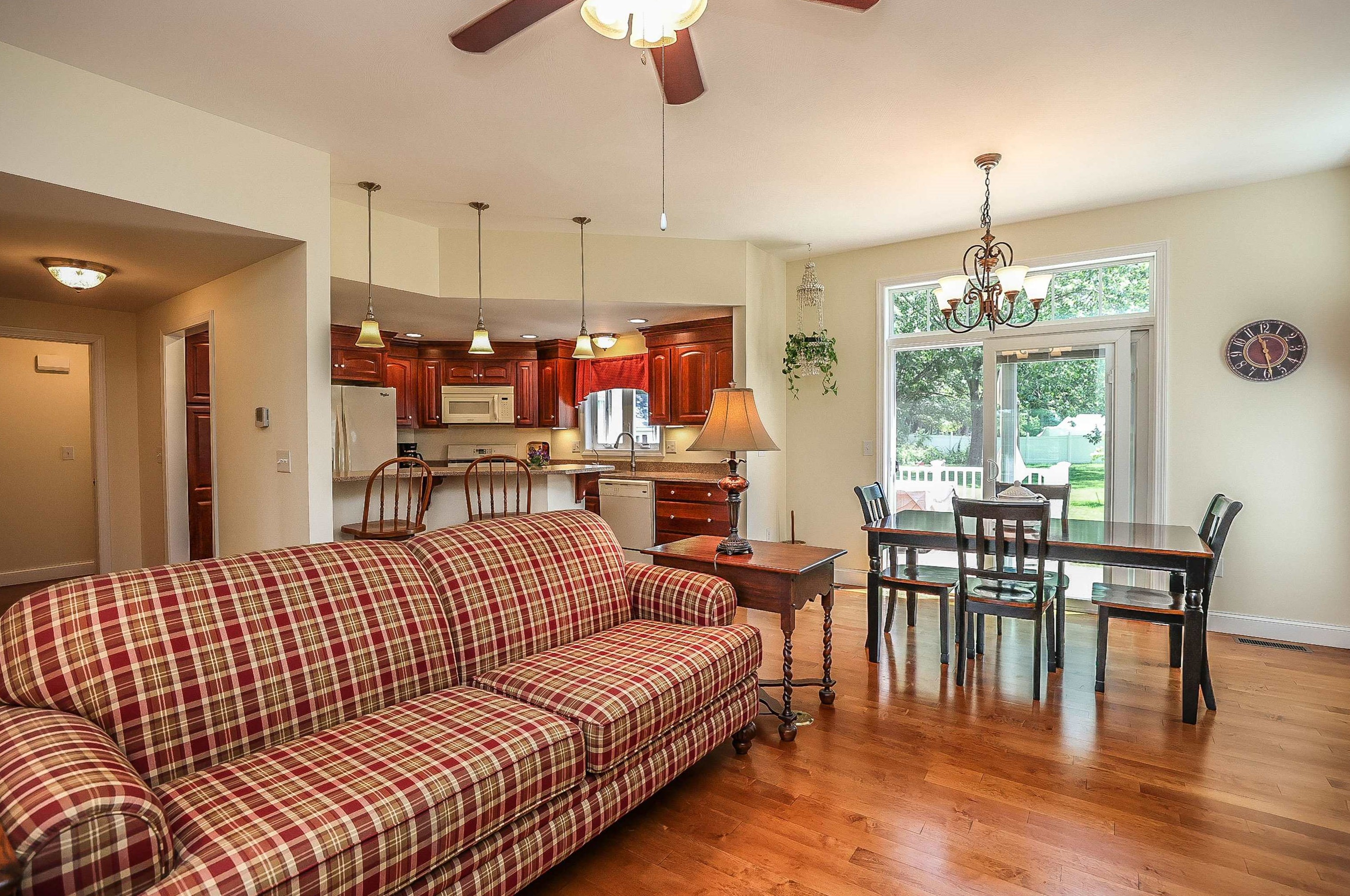 199 Charles Bancroft Hwy, Hudson NH  03052-2601 exterior