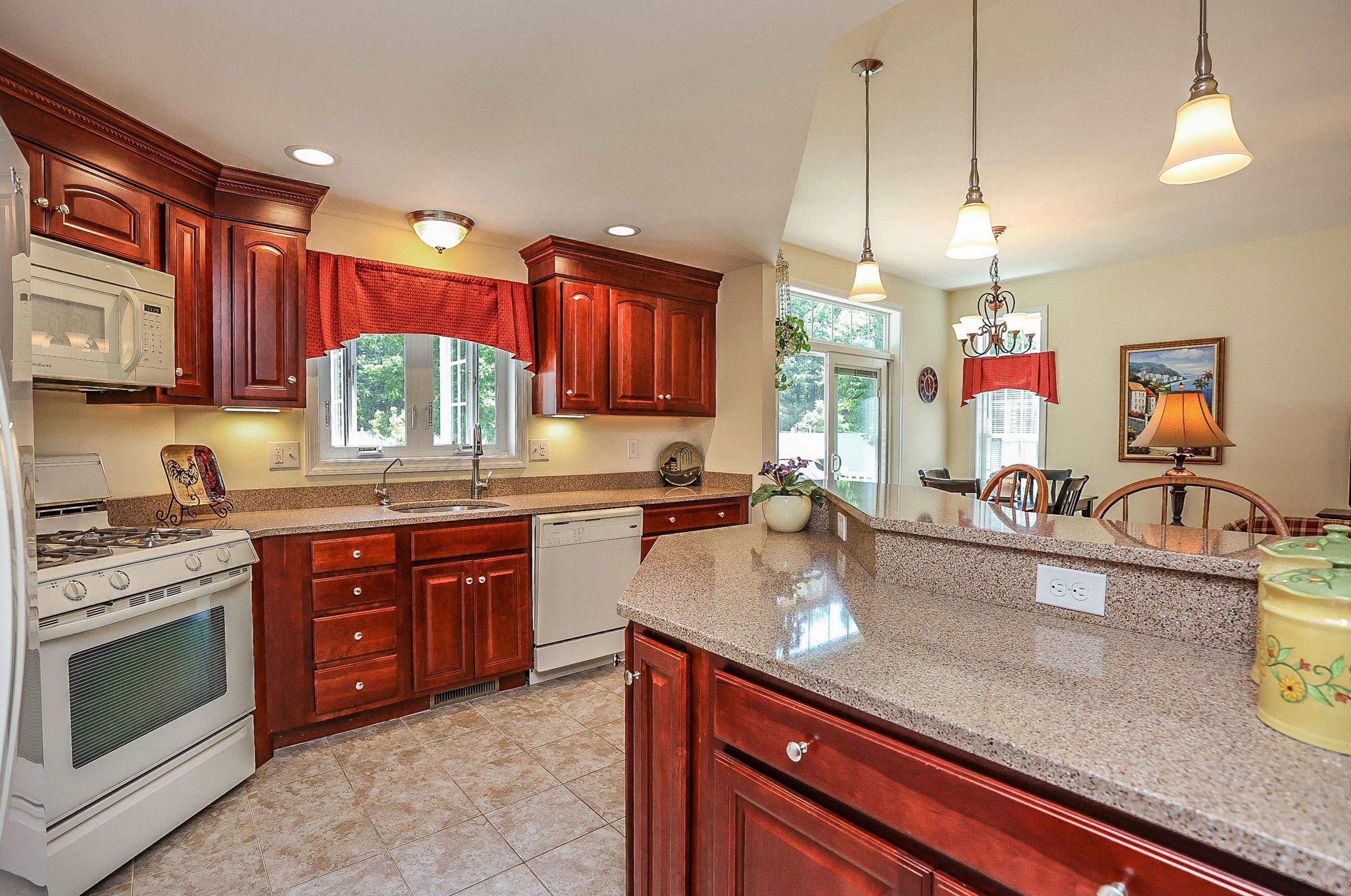 199 Charles Bancroft Hwy, Hudson NH  03052-2601 exterior