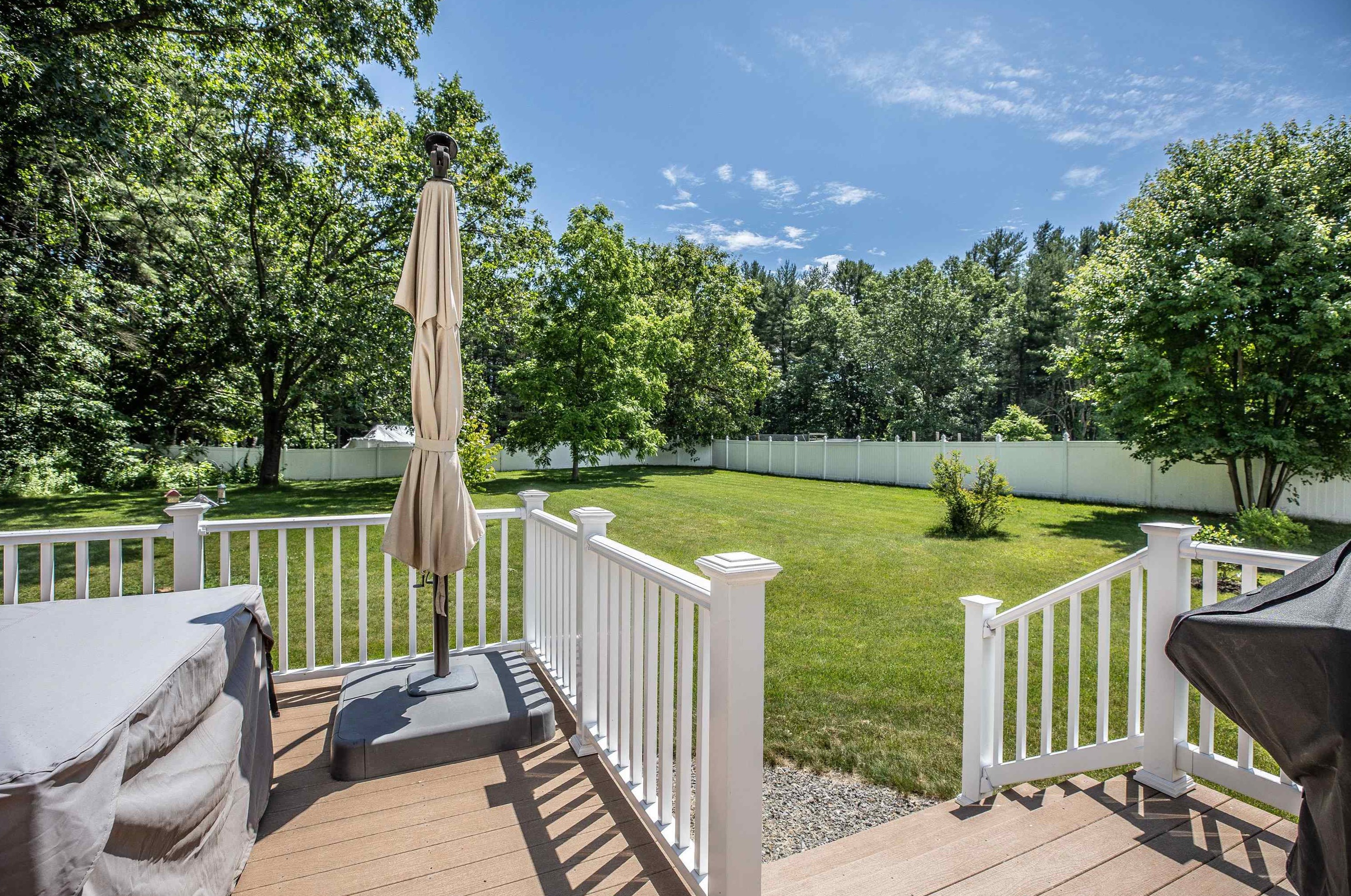 199 Charles Bancroft Hwy, Hudson NH  03052-2601 exterior