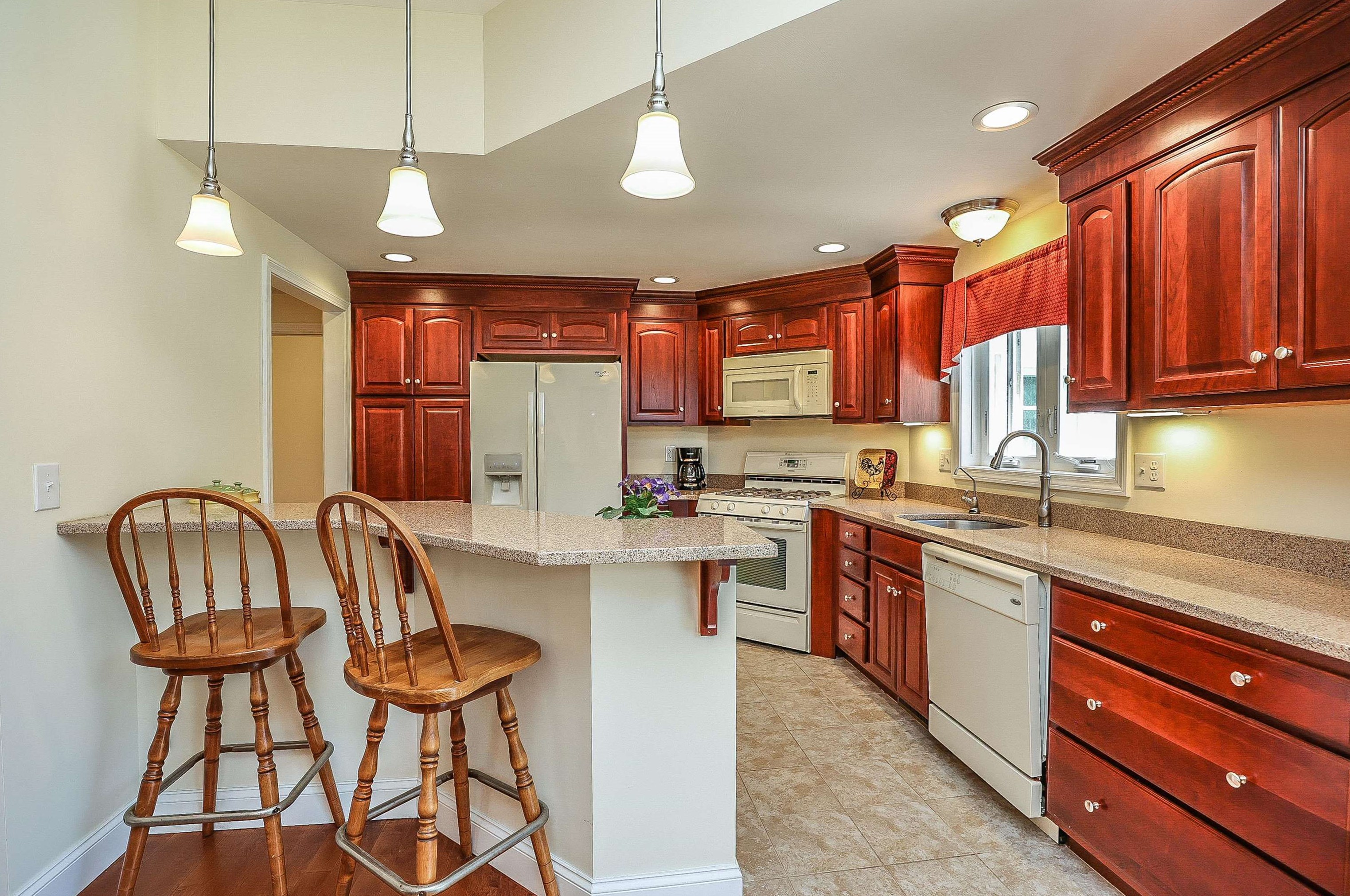 199 Charles Bancroft Hwy, Hudson NH  03052-2601 exterior