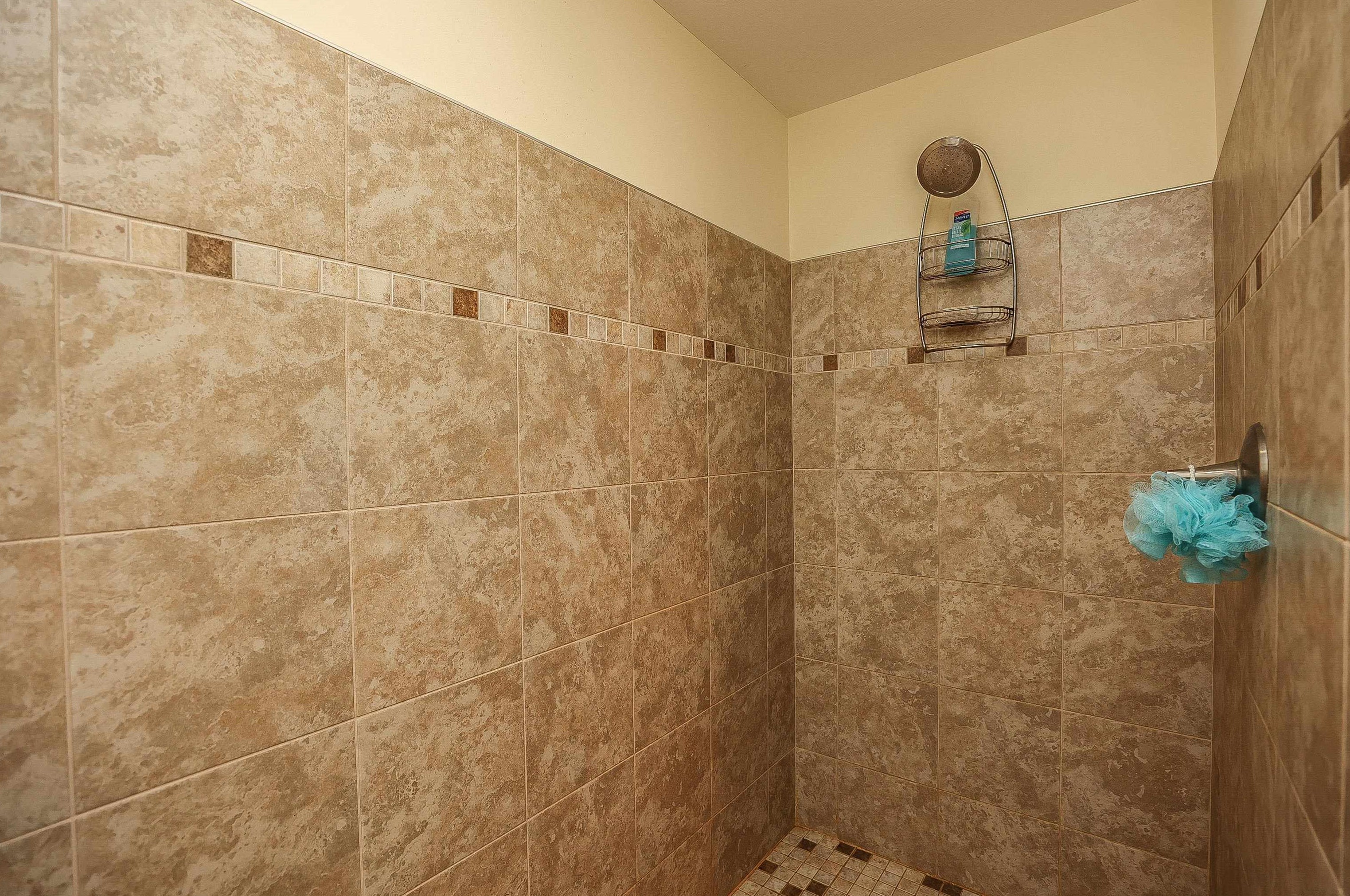 199 Charles Bancroft Hwy, Hudson NH  03052-2601 exterior