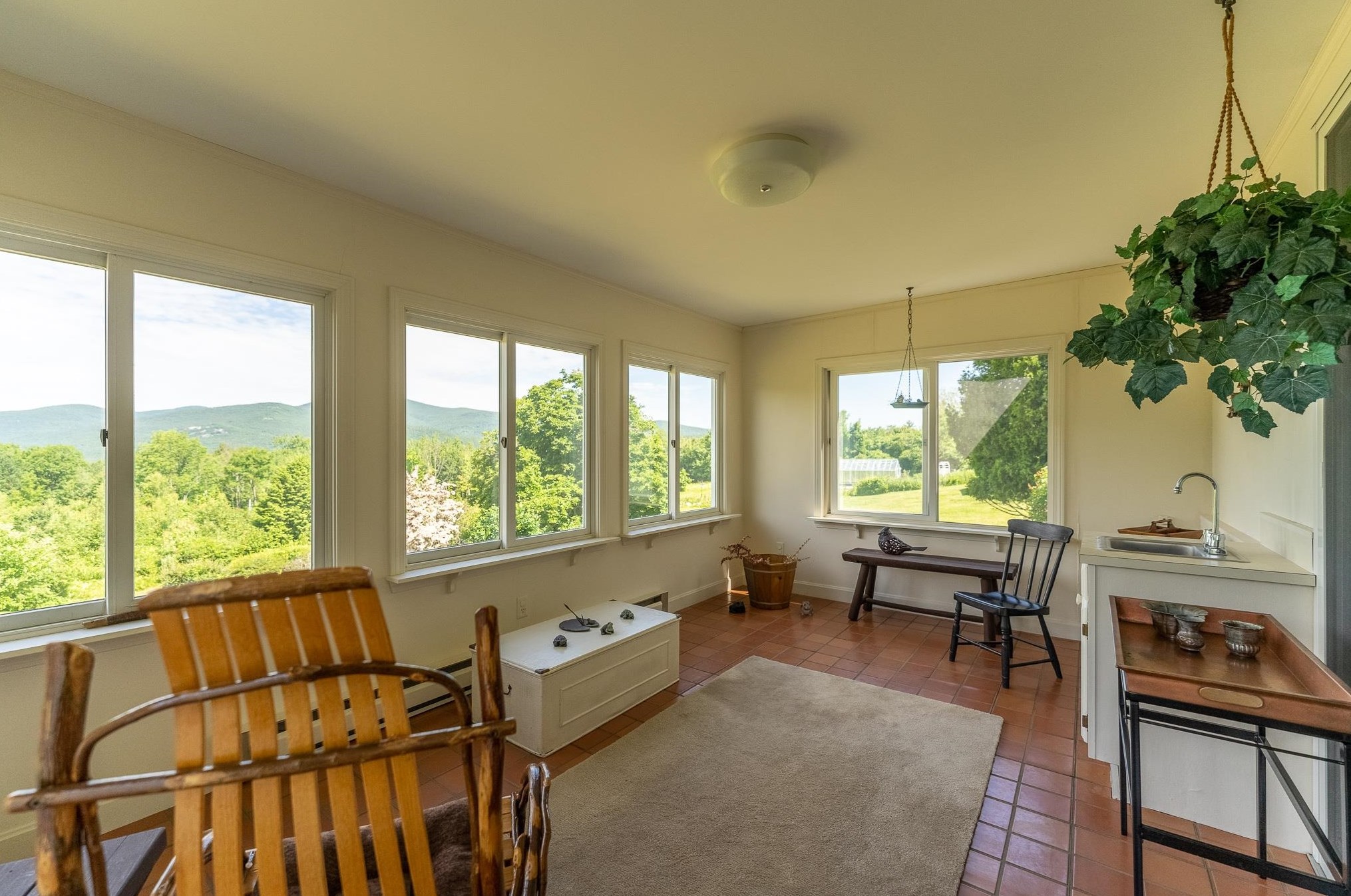 154 Ledge Hill Rd, Tuftonboro NH  03816-5352 exterior