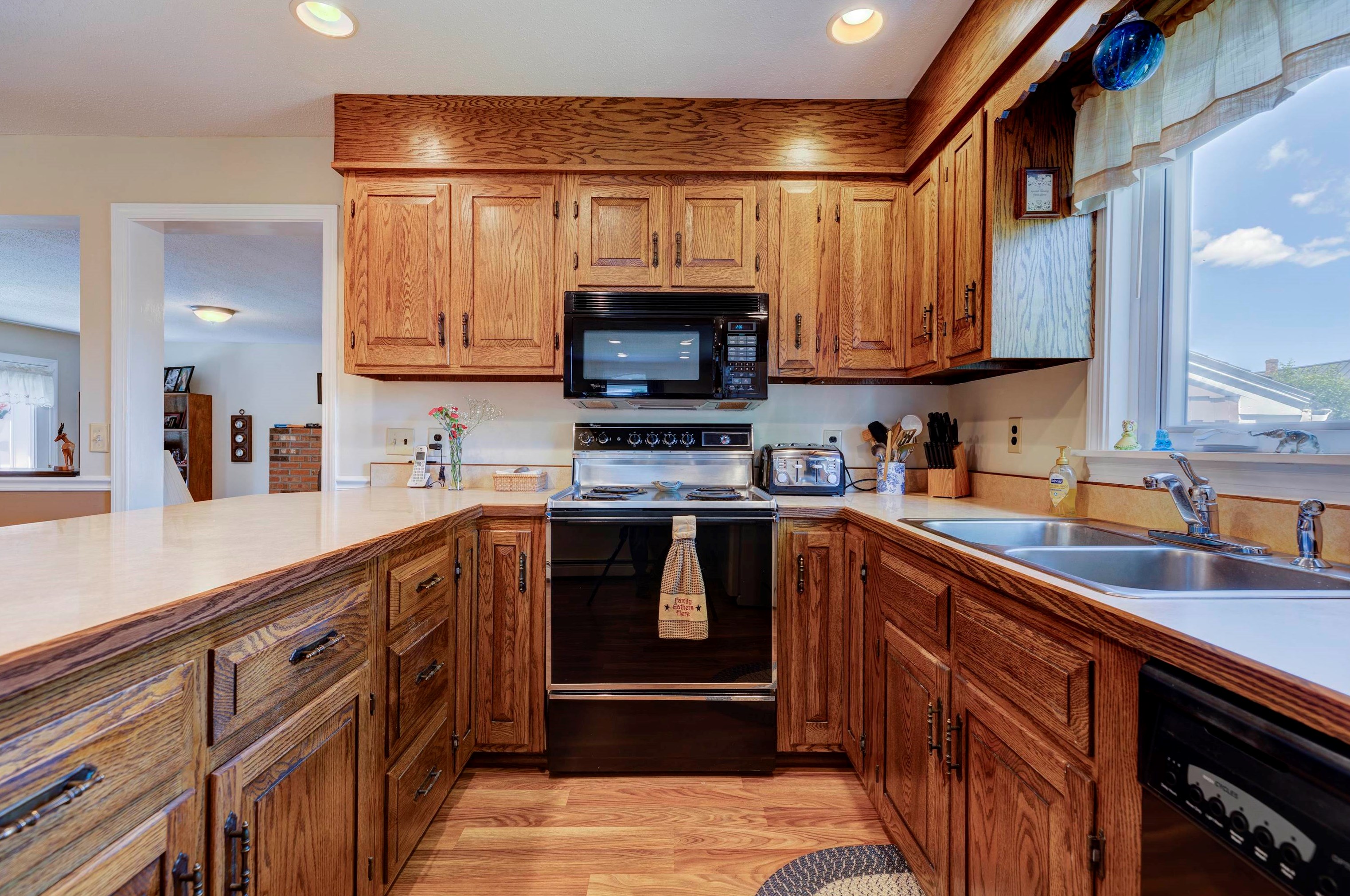 27 Hough St, Lebanon NH  03766-1214 exterior