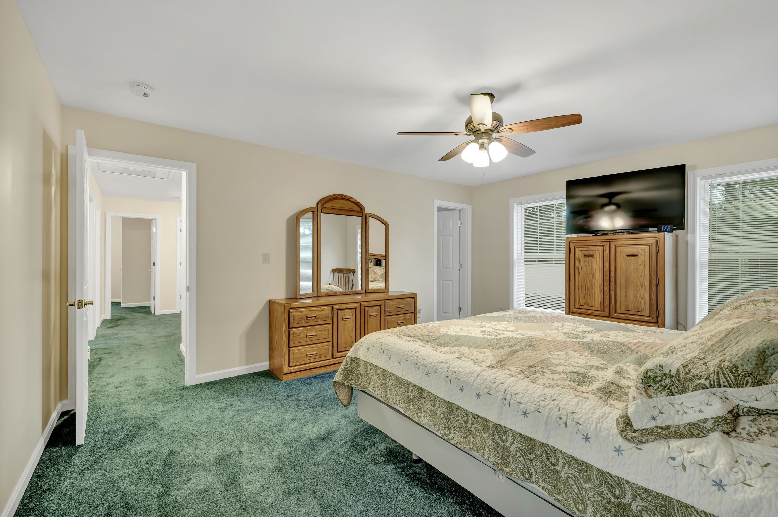 514 Silver Pine Ln, Tamworth NH  03886-4521 exterior