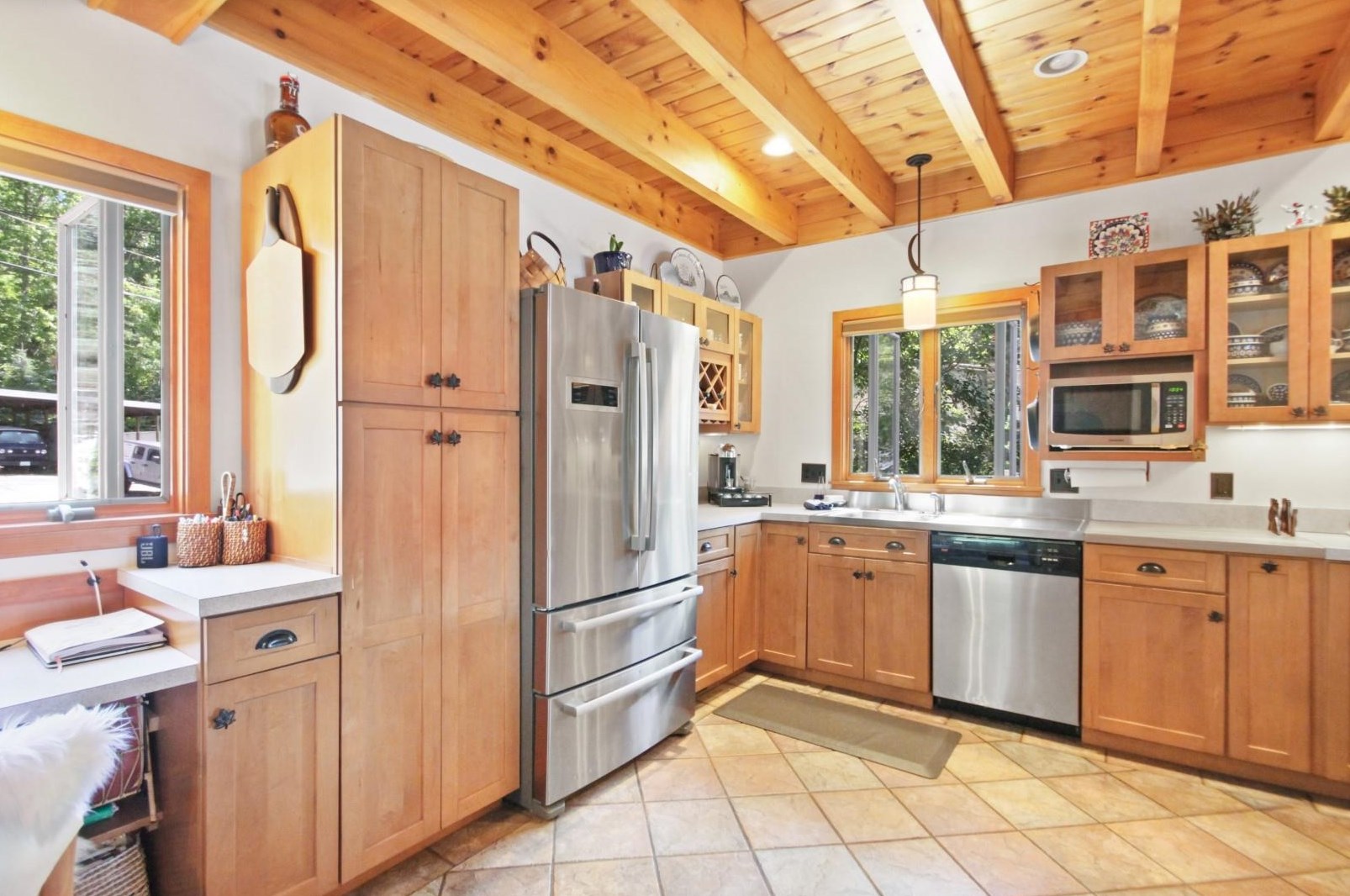 4 Jebb Rd, Merrimack NH 03054-2236 exterior