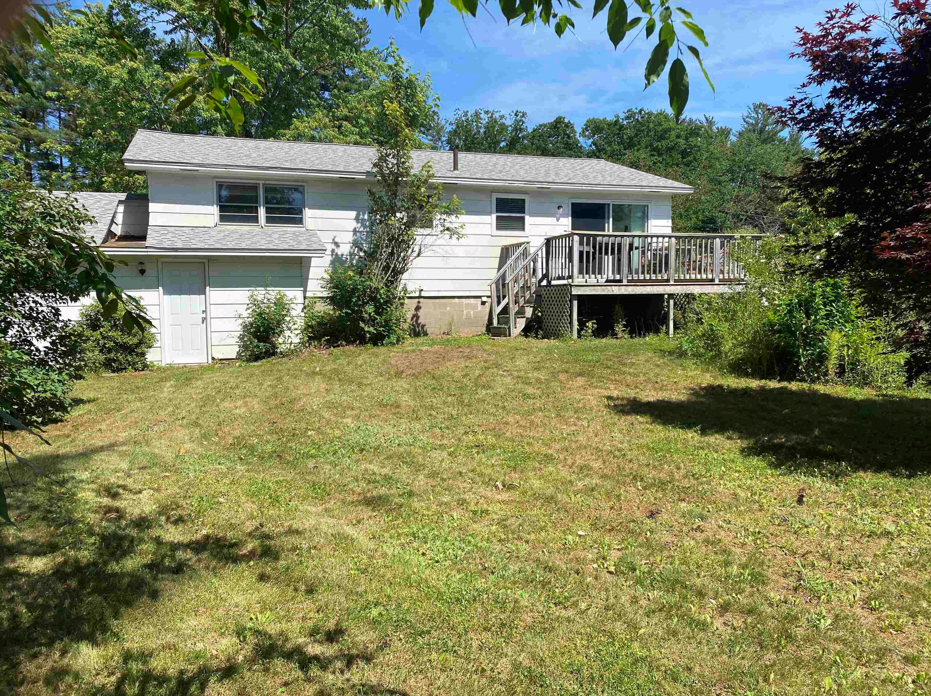 3 Claire St, Rochester NH  03867-1104 exterior