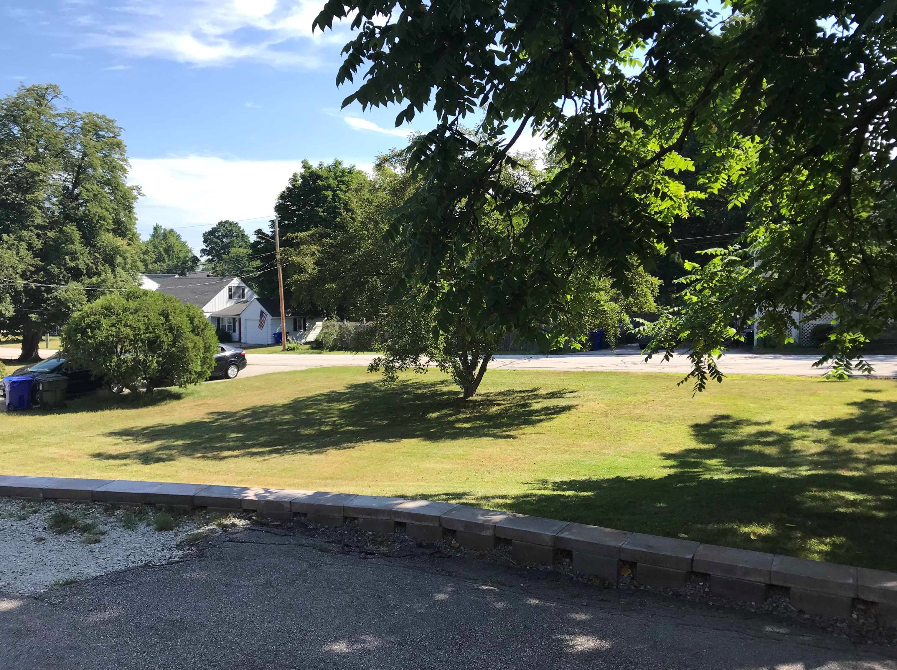 408 Candia Rd, Manchester NH 03109-5703 exterior