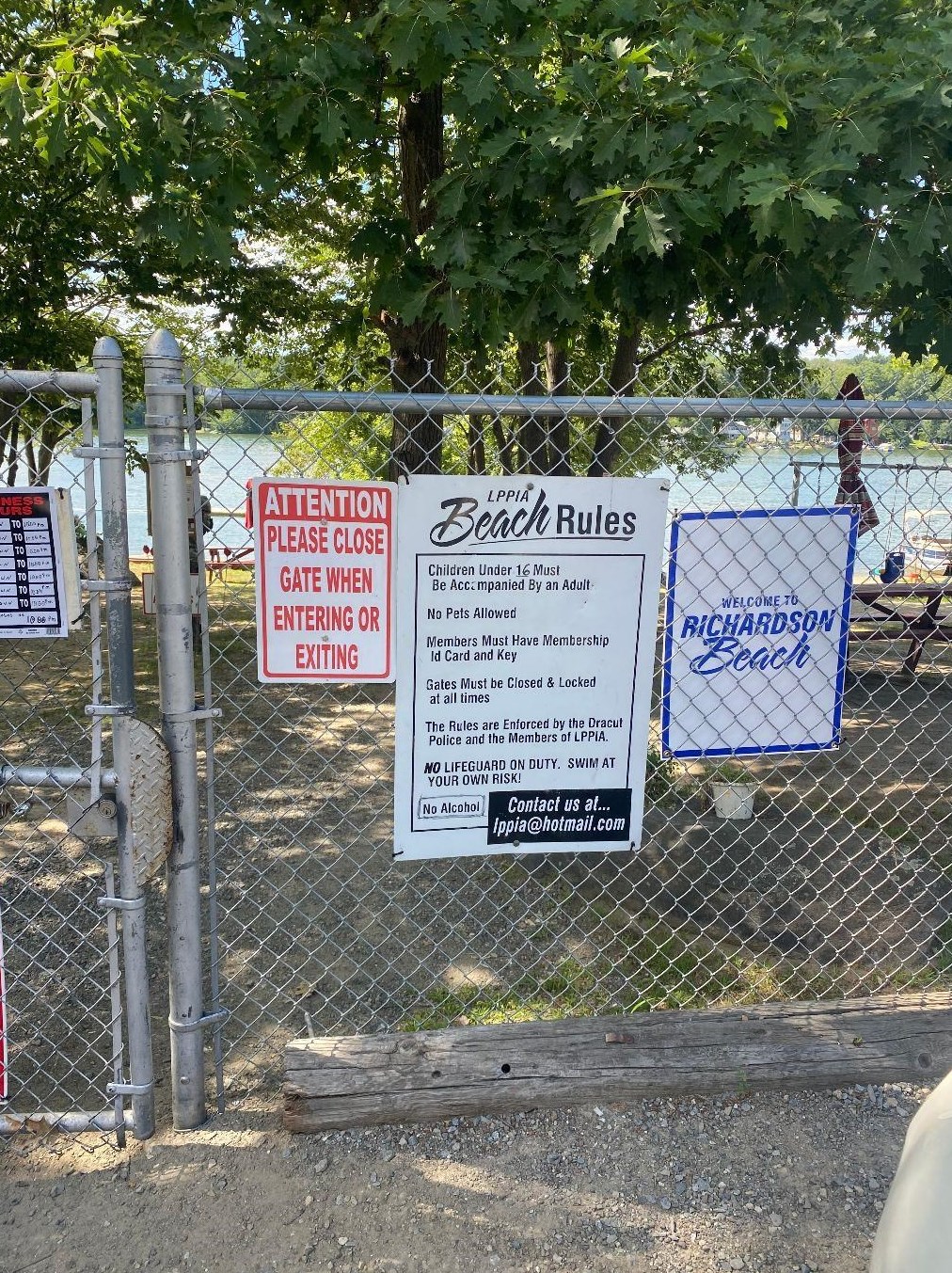 5 2 St, Dracut MA 01826-1002 exterior