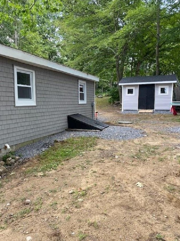 5 2 St, Dracut MA 01826-1002 exterior