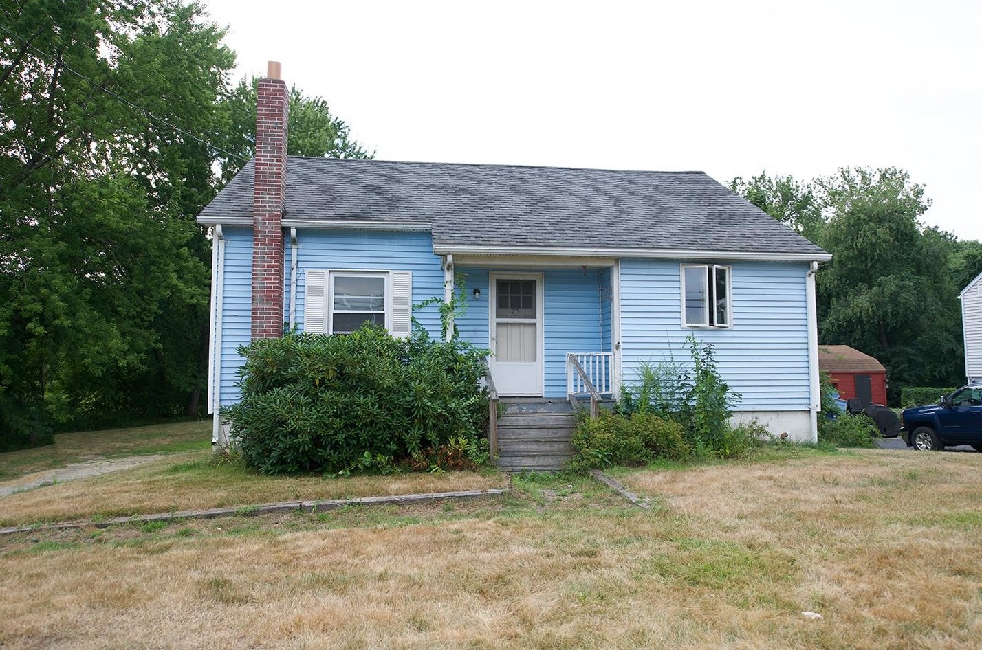 25 Main St, Plaistow NH 03865-3009 exterior