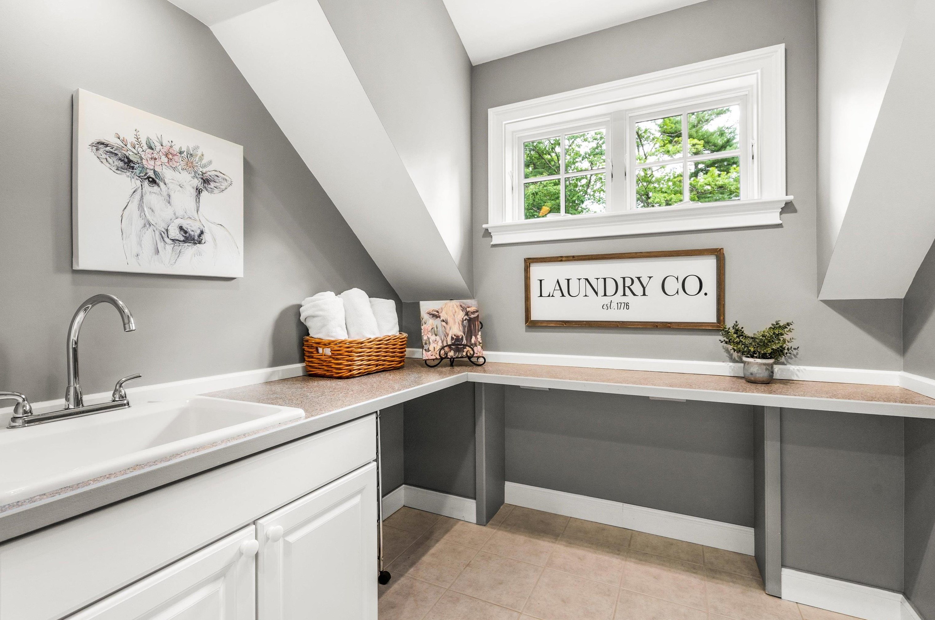 195 Heather St, Manchester NH 03104-2042 exterior