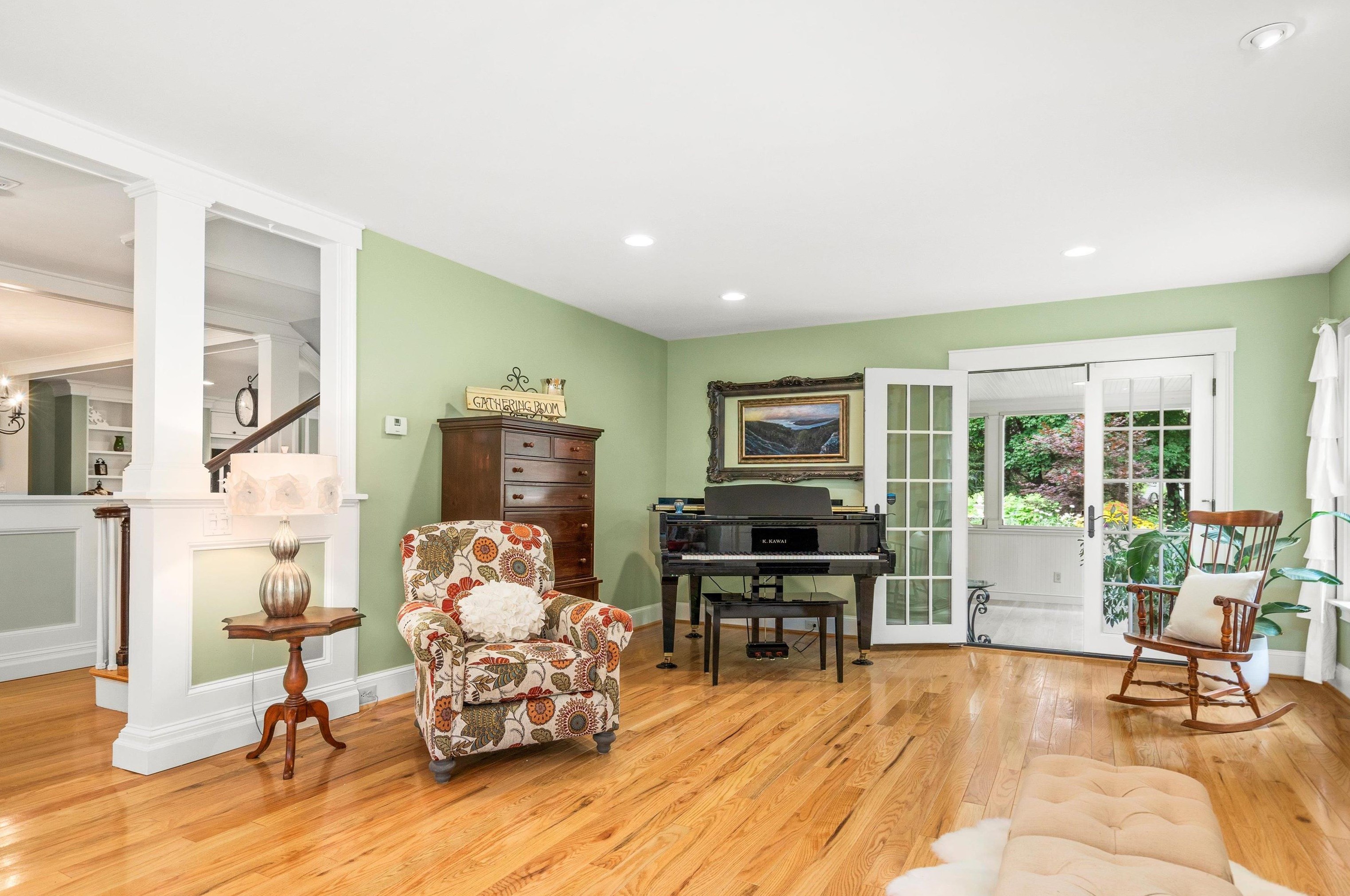 195 Heather St, Manchester NH 03104-2042 exterior