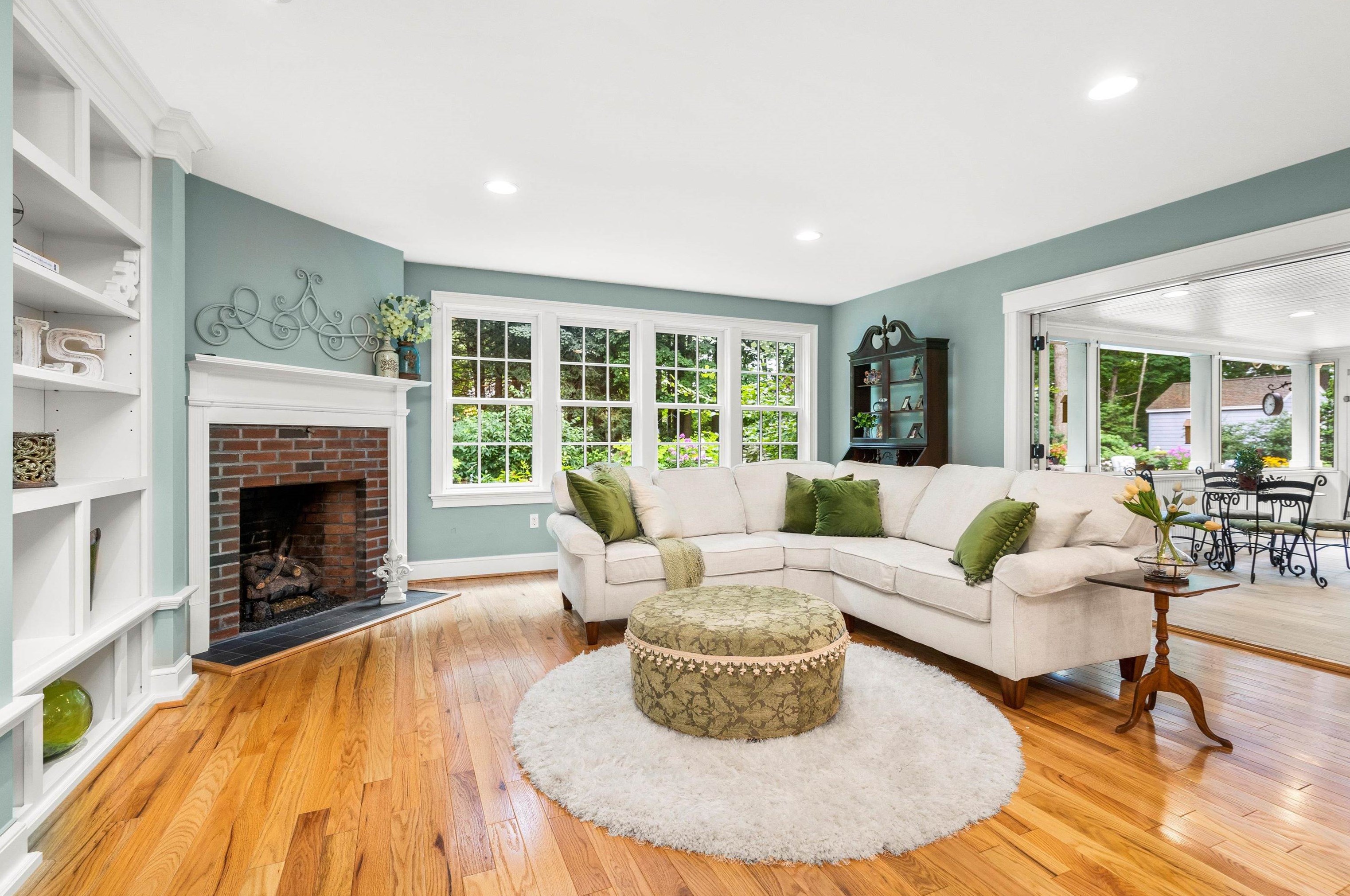 195 Heather St, Manchester NH 03104-2042 exterior