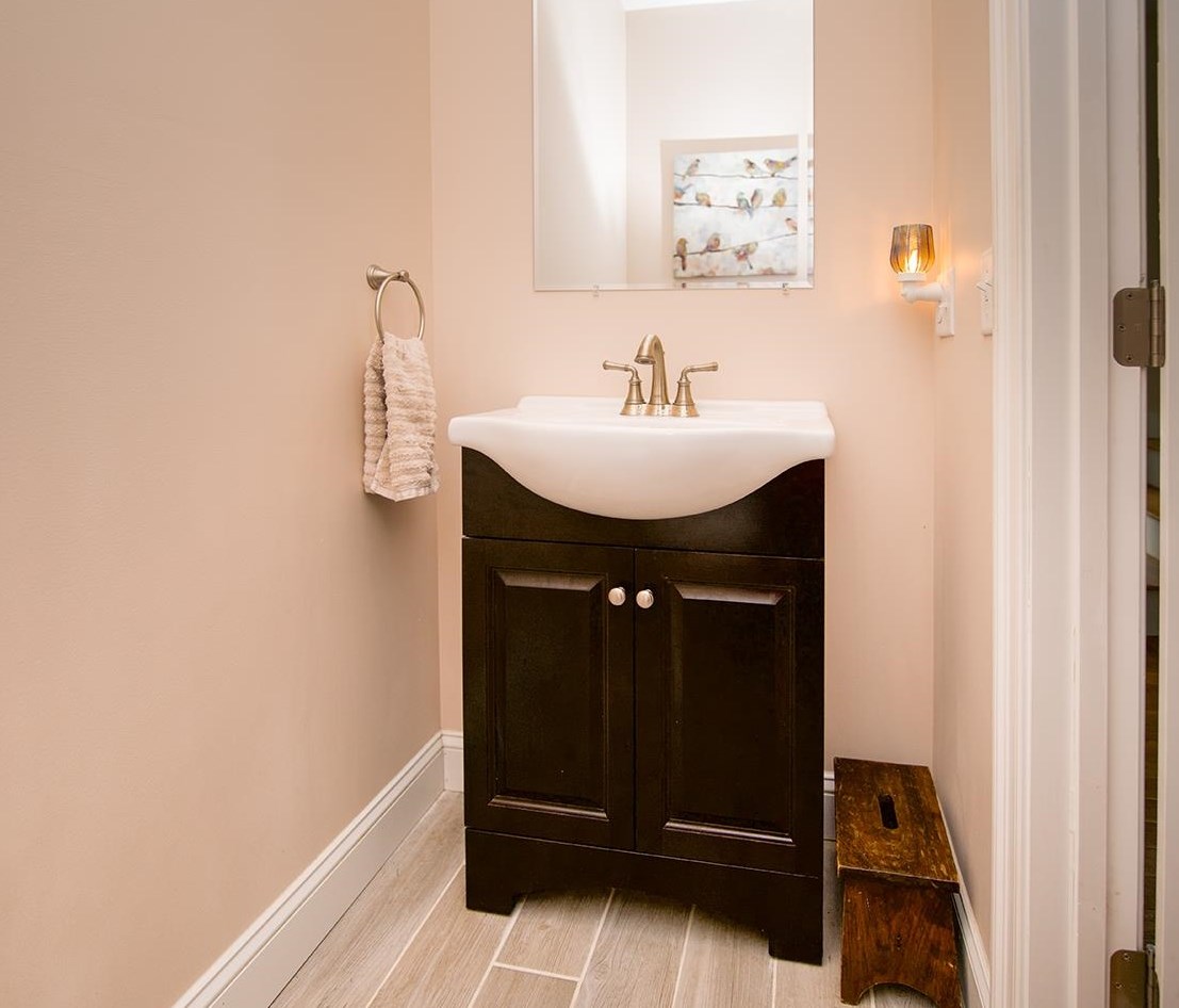 2 Beech Street Ext, Newmarket NH 03857-1502 exterior