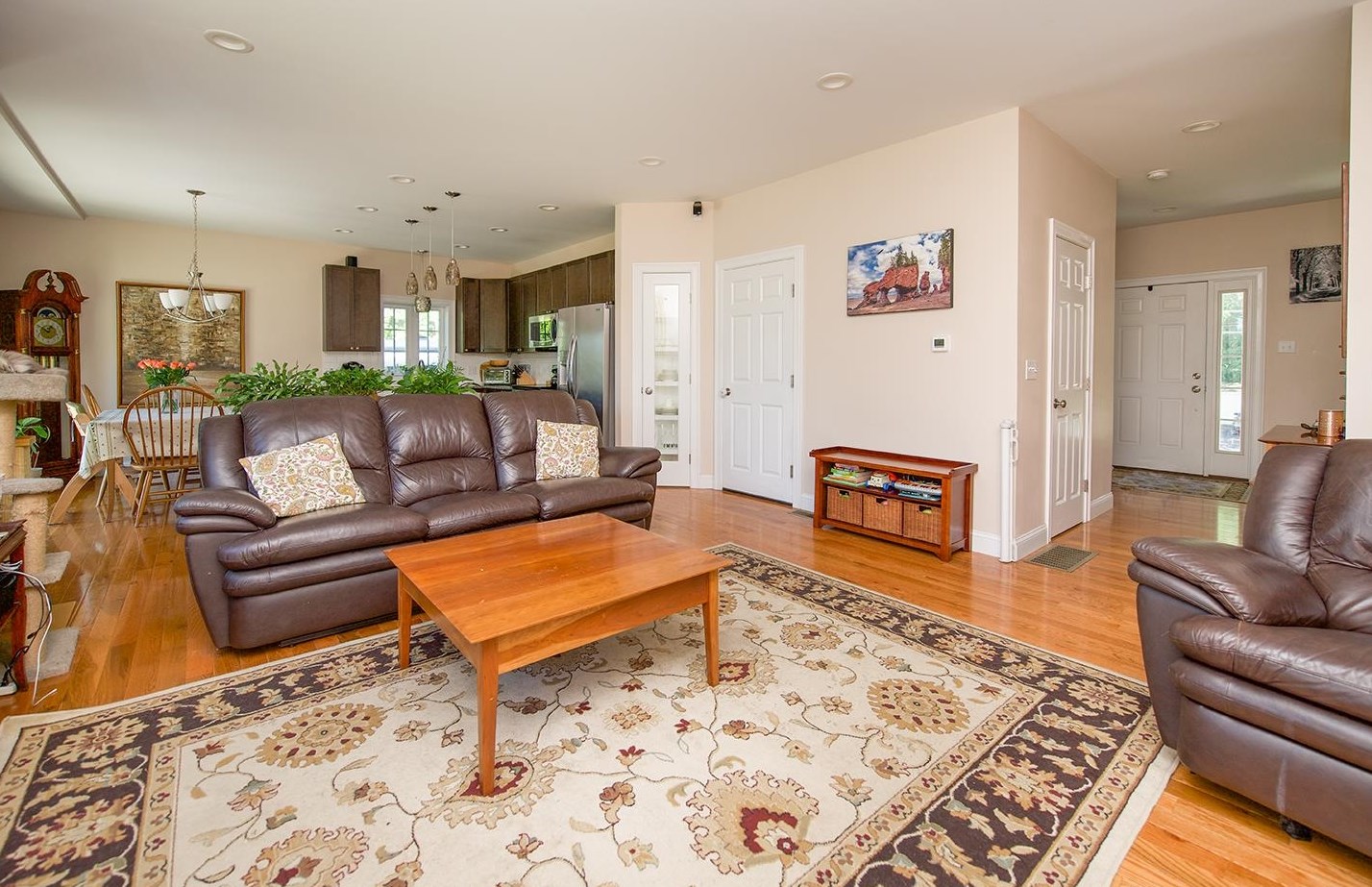 2 Beech Street Ext, Newmarket NH 03857-1502 exterior