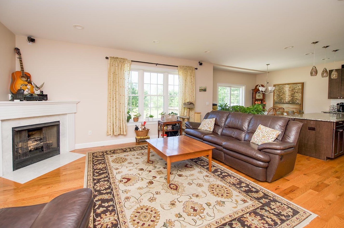 2 Beech Street Ext, Newmarket NH 03857-1502 exterior