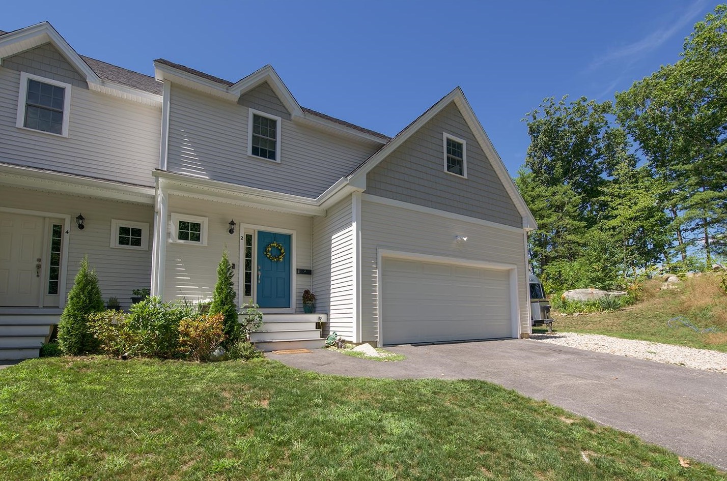 2 Beech Street Ext, Newmarket NH 03857-1502 exterior