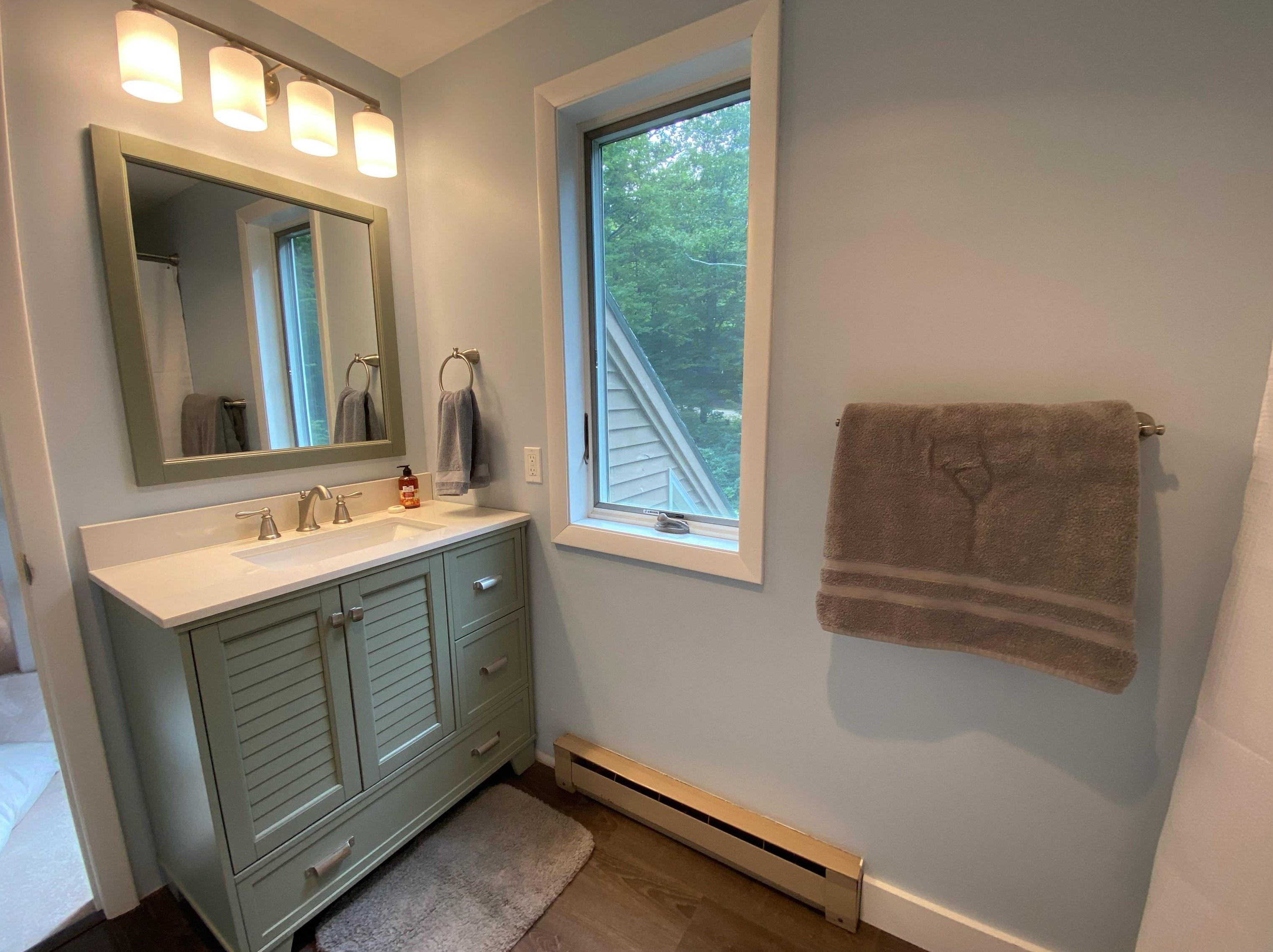 94 Oak Ridge Rd, Bridgewater NH  03264-1304 exterior