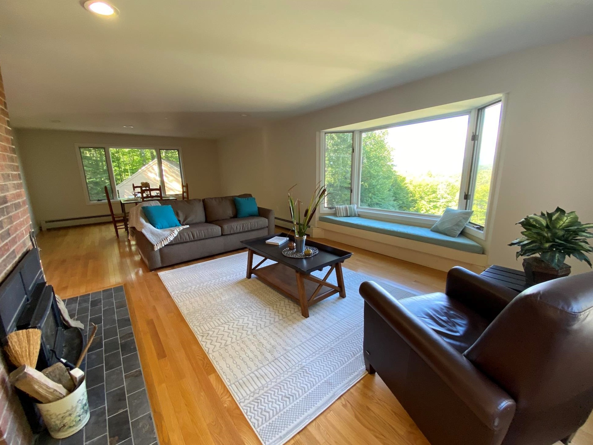 94 Oak Ridge Rd, Bridgewater NH  03264-1304 exterior