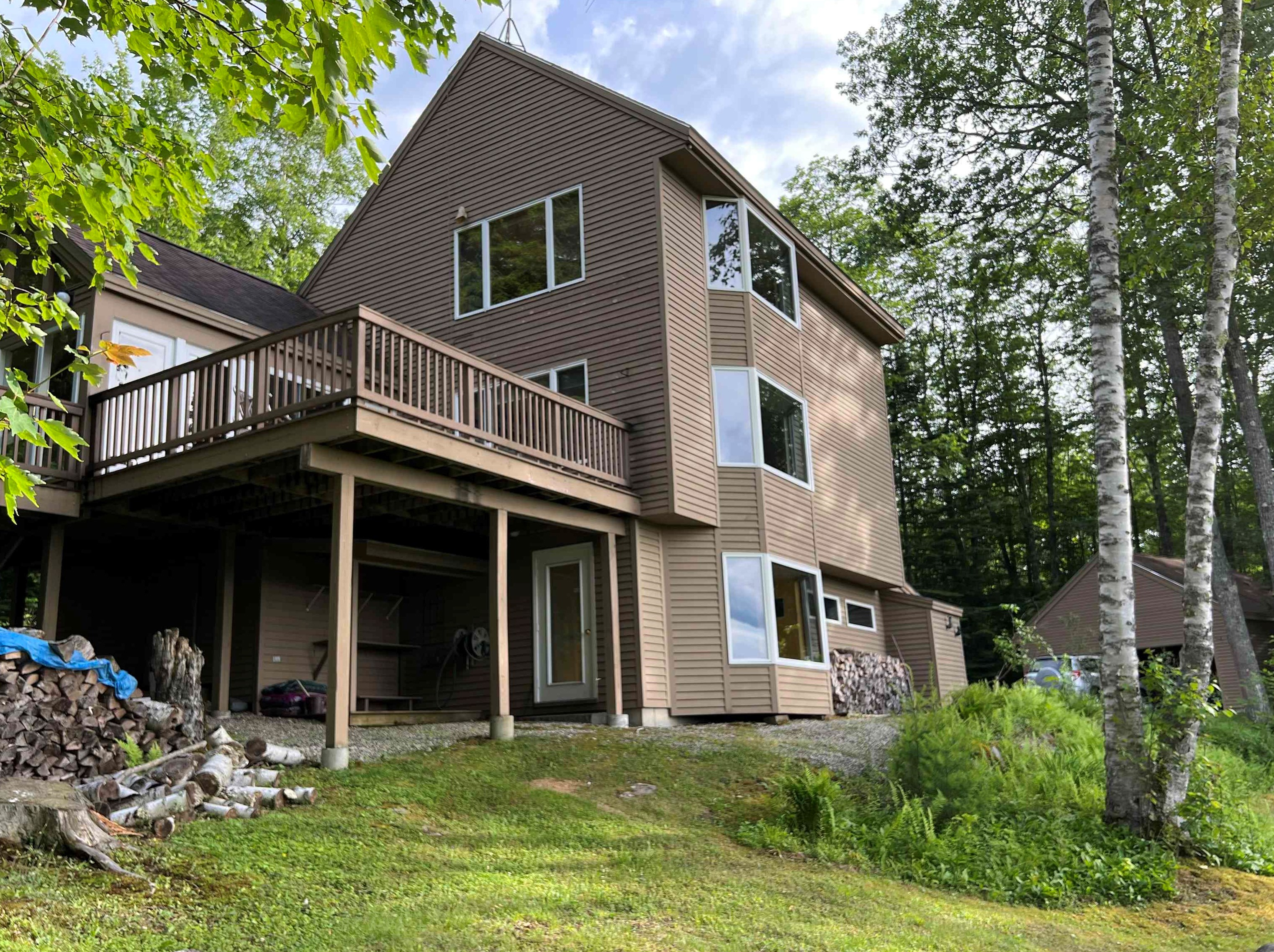 94 Oak Ridge Rd, Bridgewater NH  03264-1304 exterior