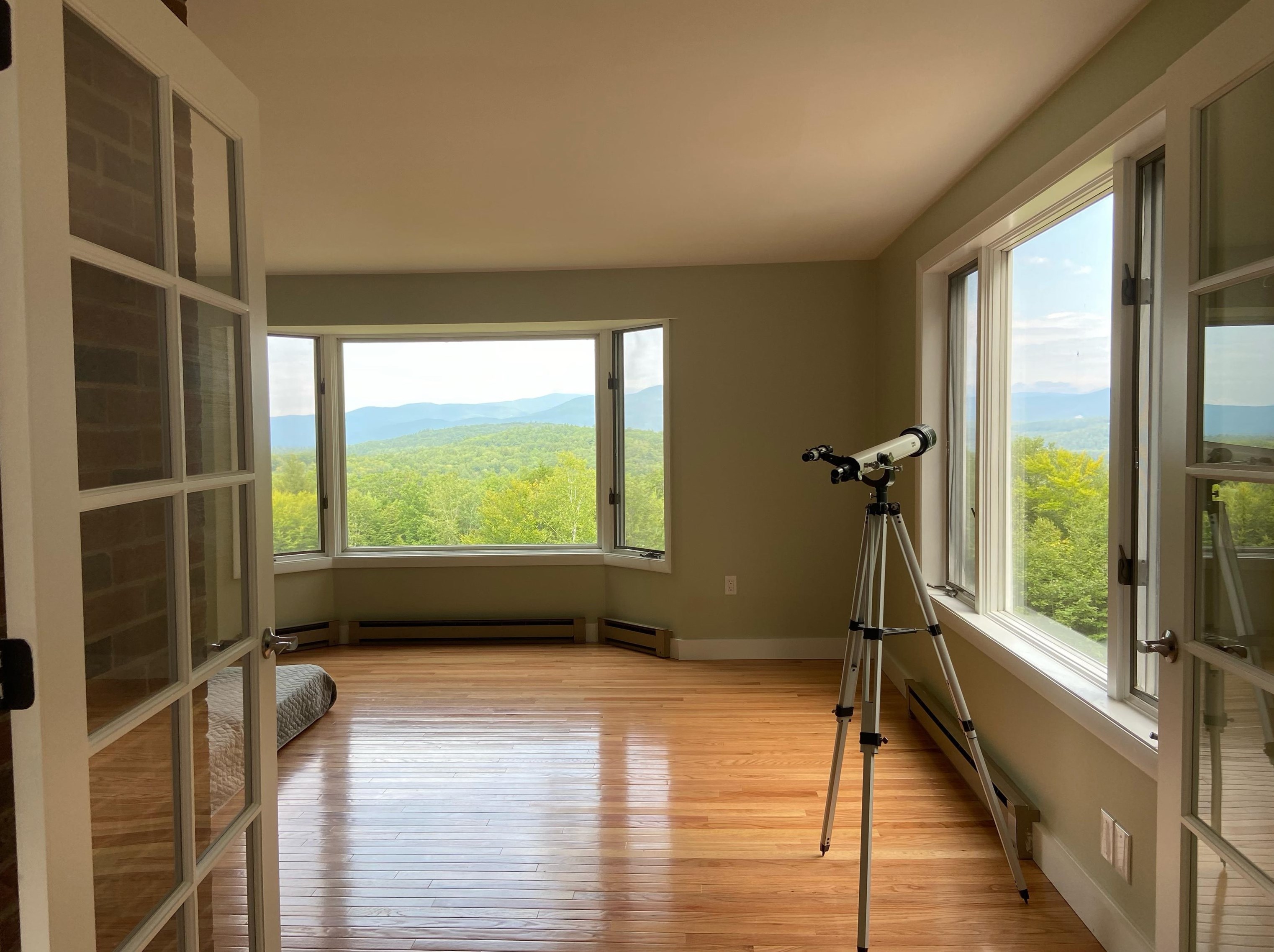 94 Oak Ridge Rd, Bridgewater NH  03264-1304 exterior