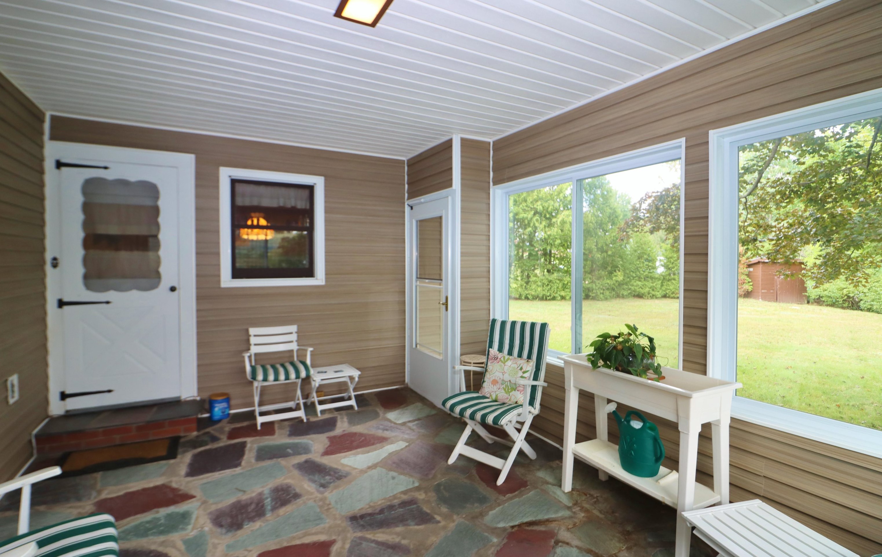 8 Jordan Ave, Berlin NH  03570-2604 exterior