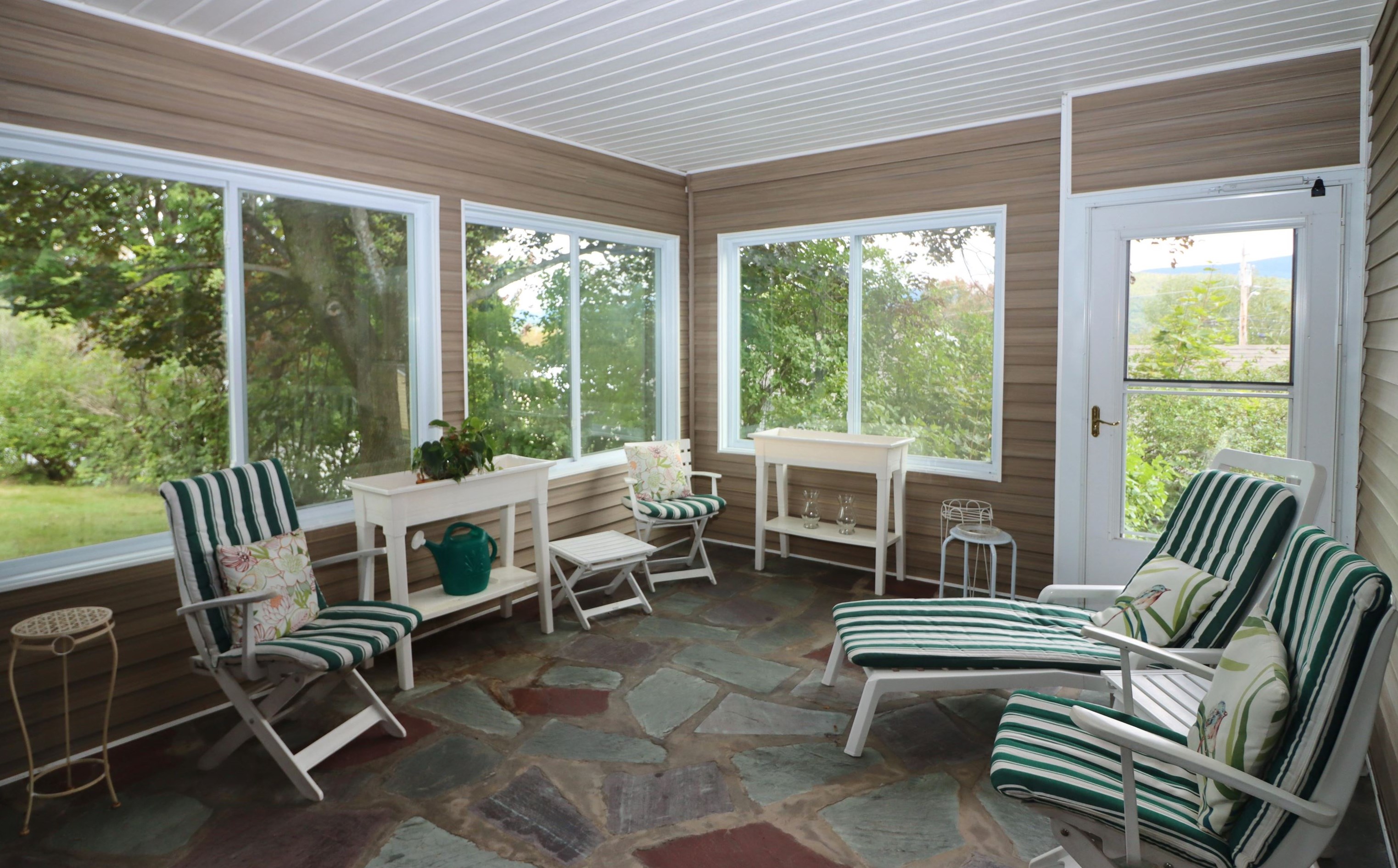 8 Jordan Ave, Berlin NH  03570-2604 exterior