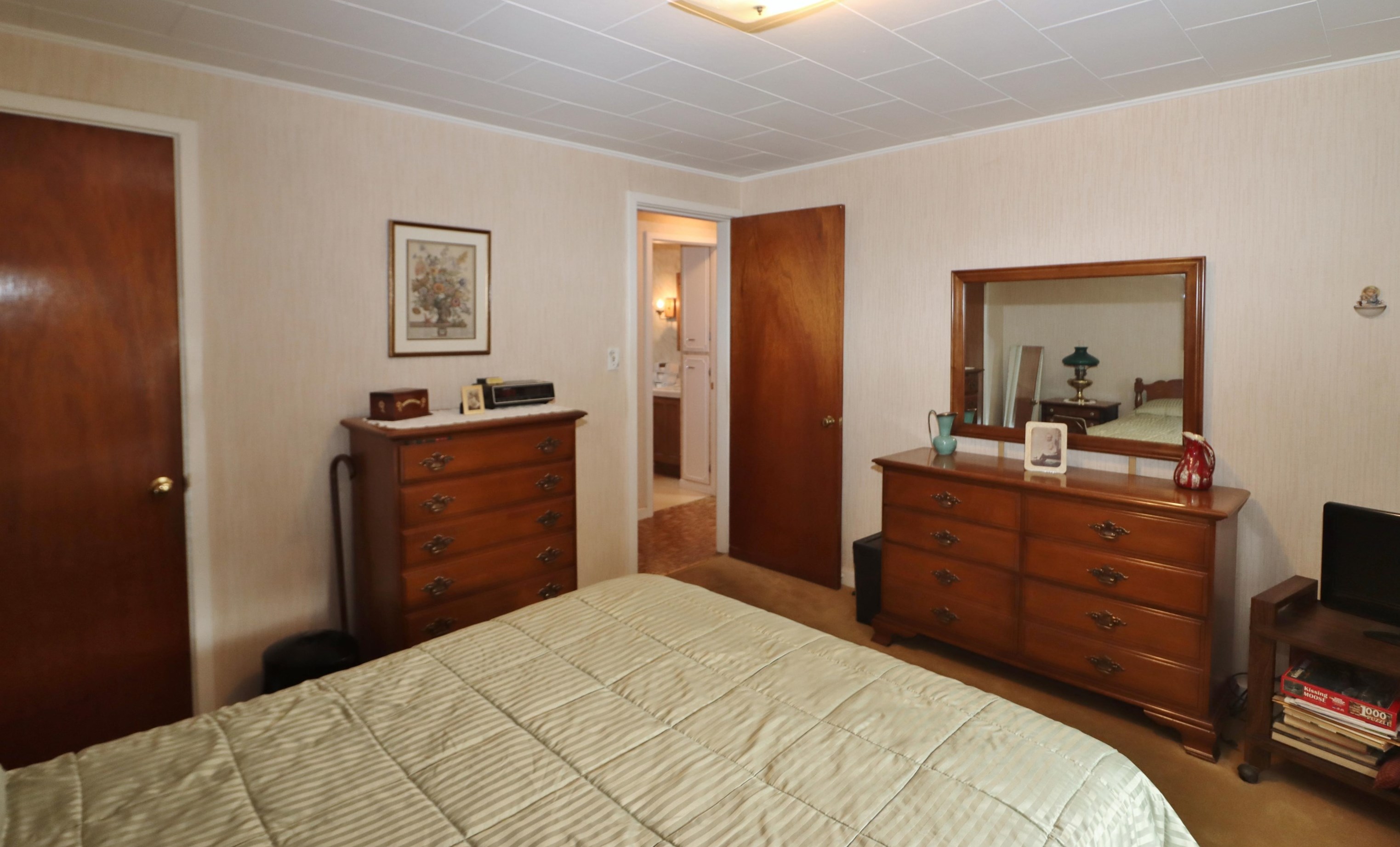 8 Jordan Ave, Berlin NH  03570-2604 exterior