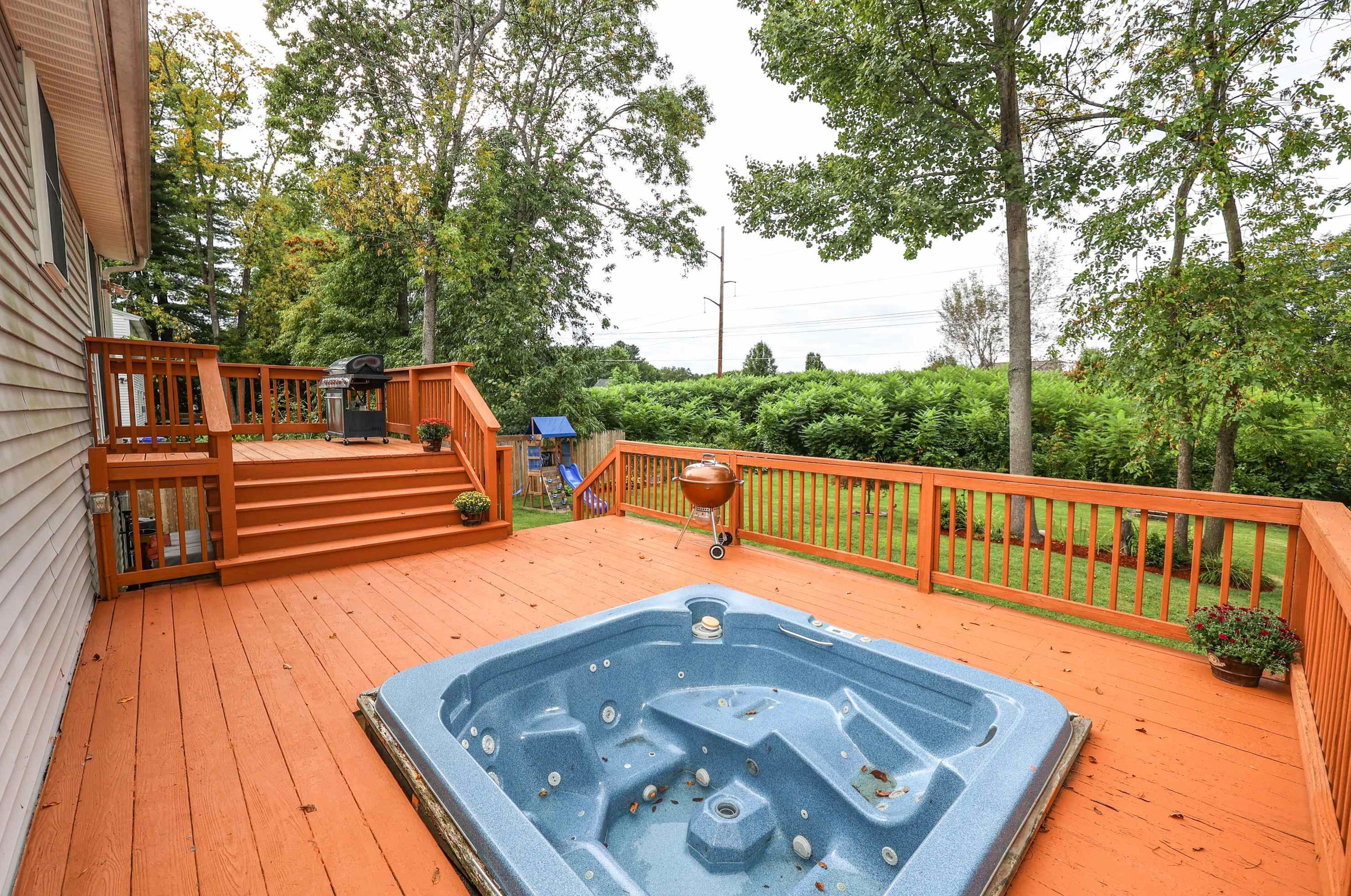 19 Federal St, Hudson NH  03051-3623 exterior