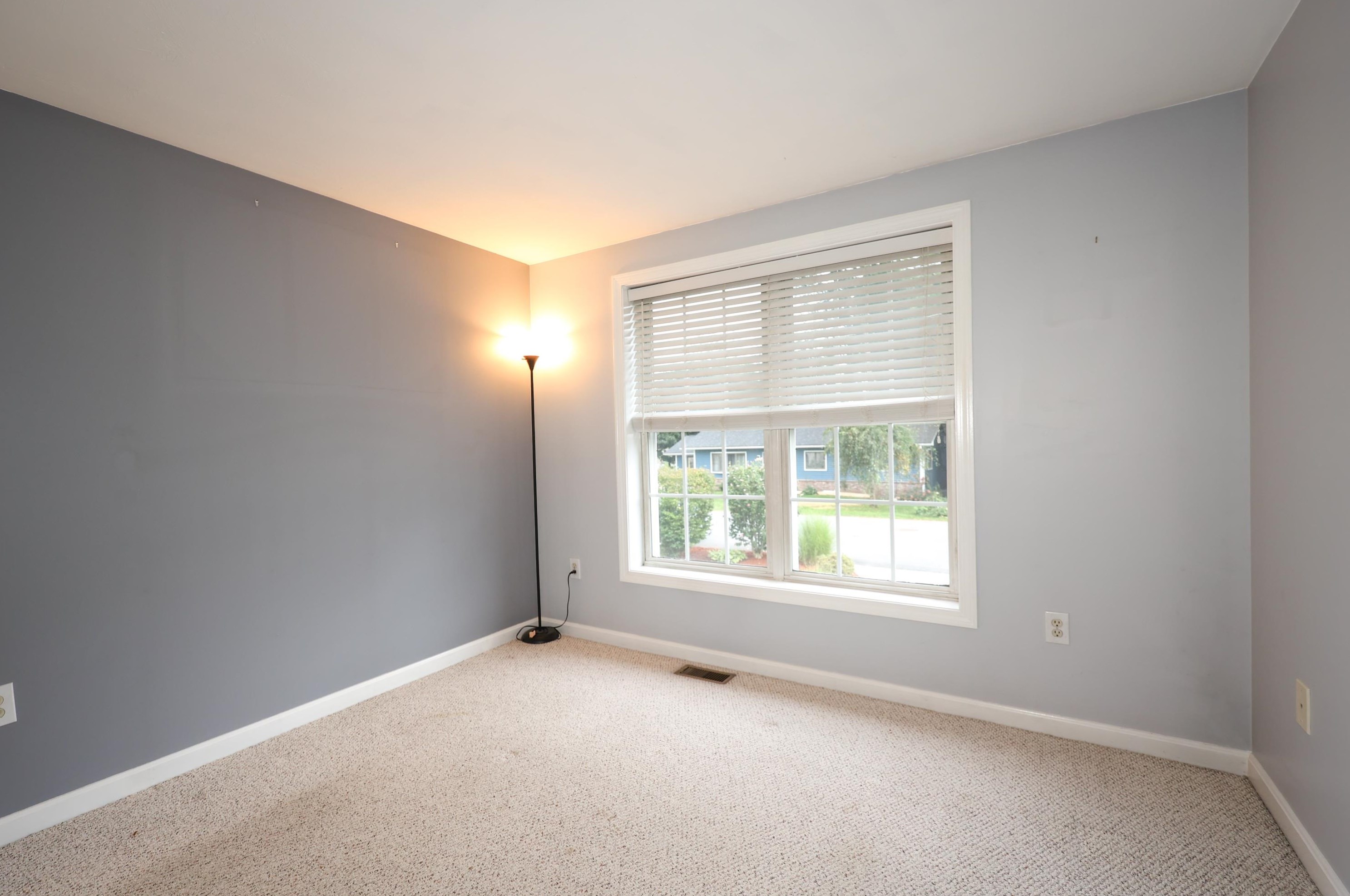 19 Federal St, Hudson NH  03051-3623 exterior