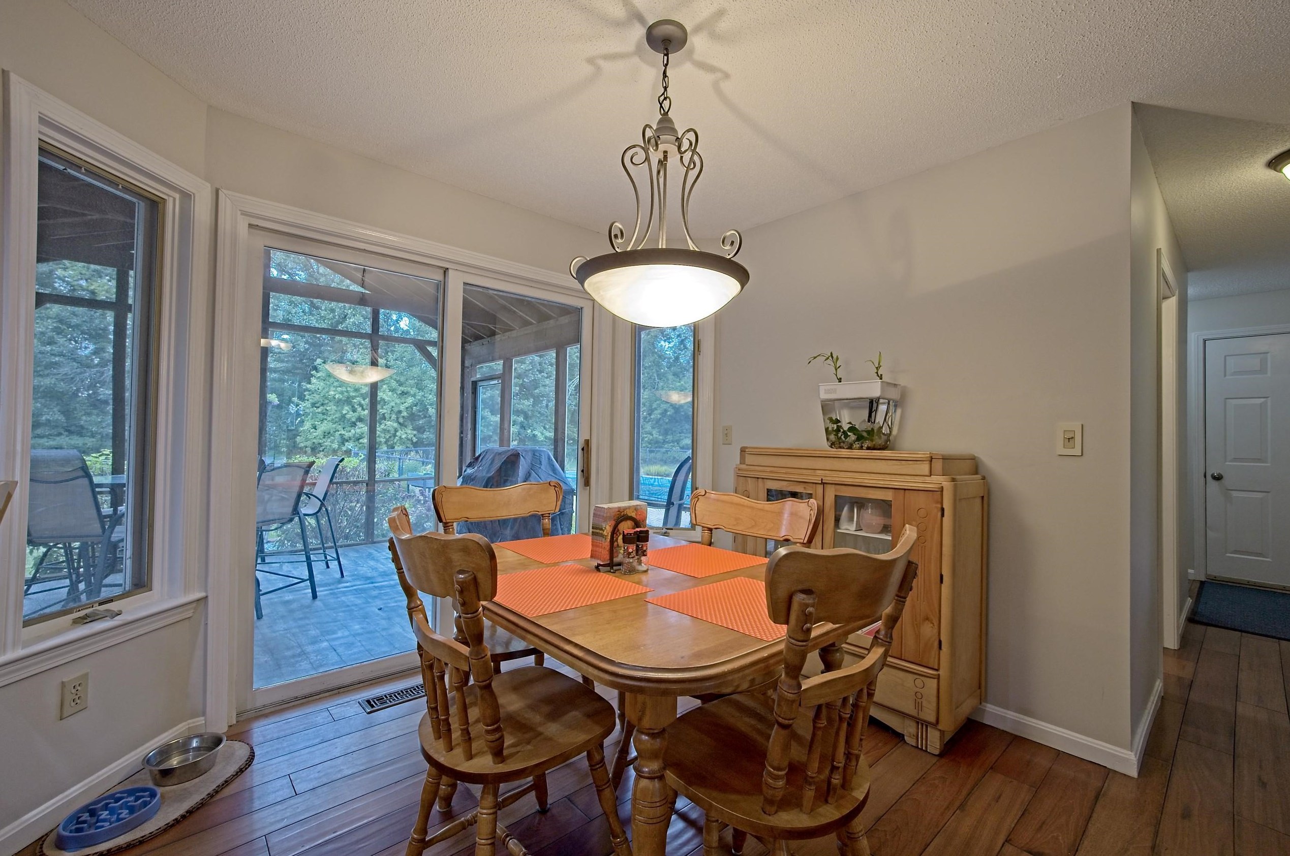 6 Waterview Cir, Hudson NH 03052-8046 exterior