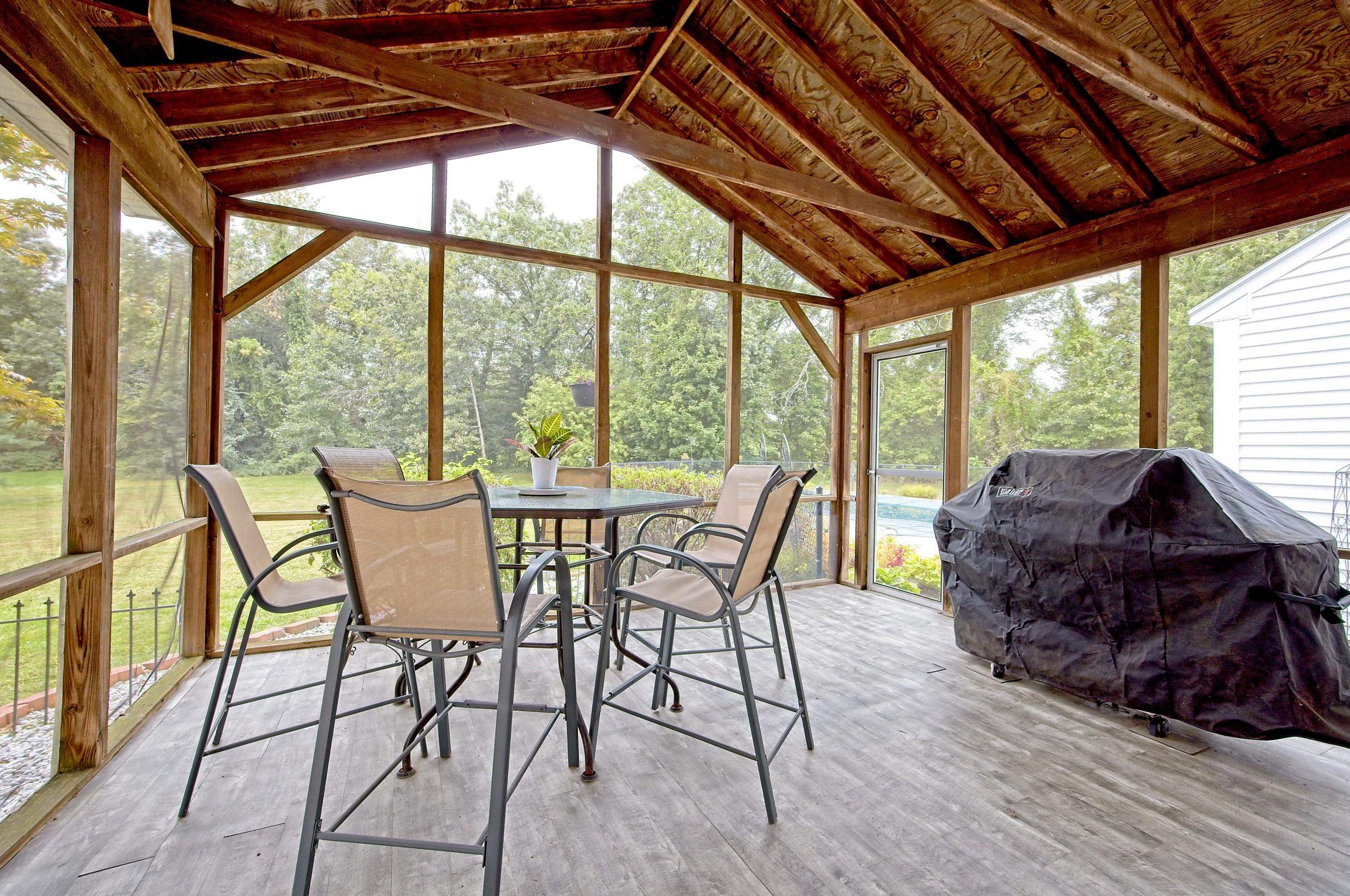 6 Waterview Cir, Hudson NH 03052-8046 exterior