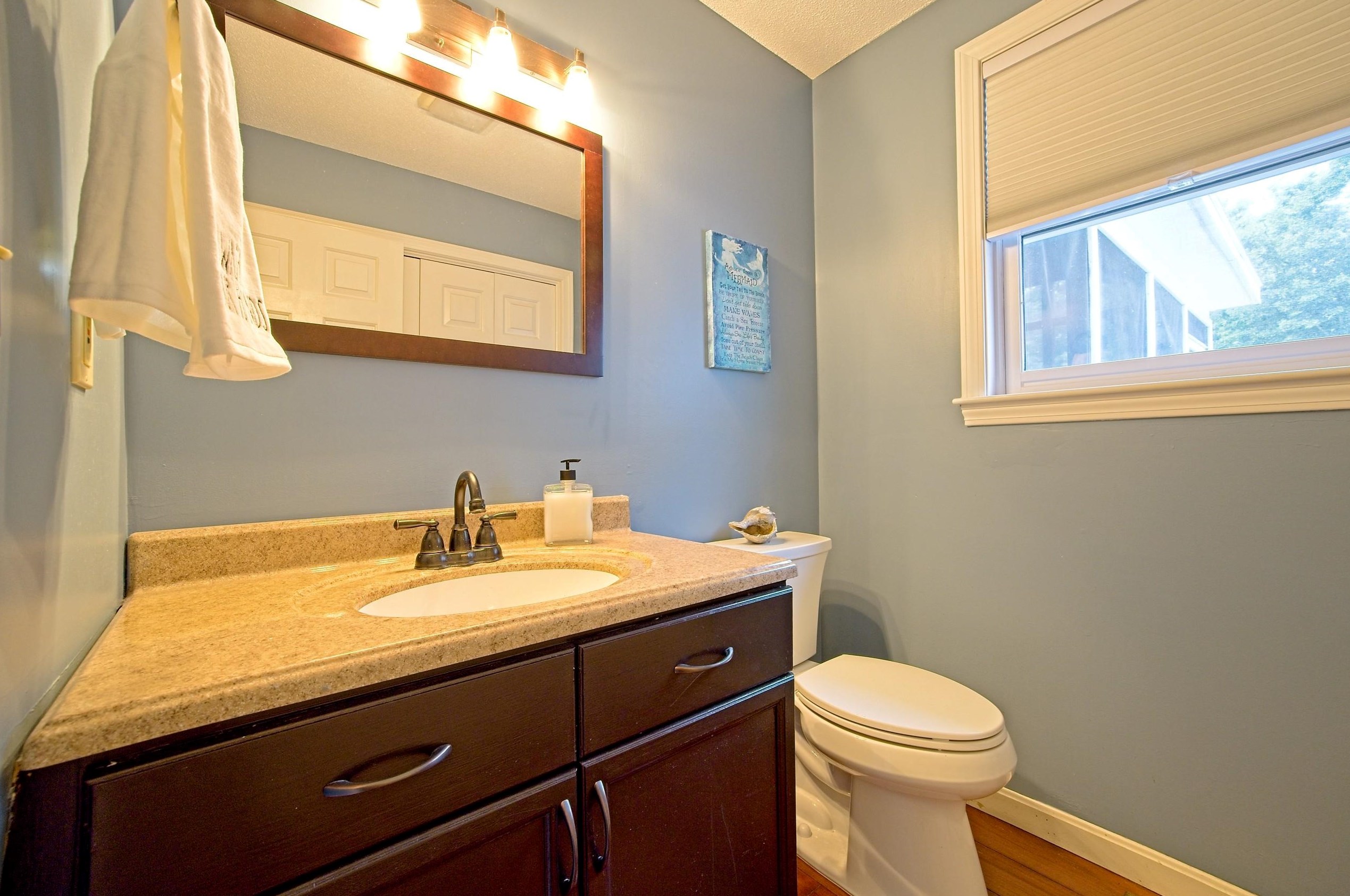 6 Waterview Cir, Hudson NH 03052-8046 exterior